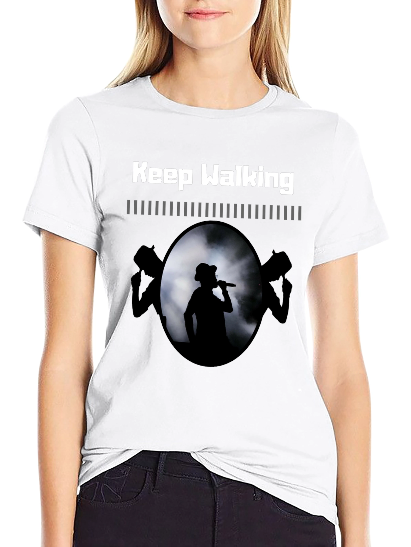 Camiseta Negra Keep Walking con Diseño de Concierto