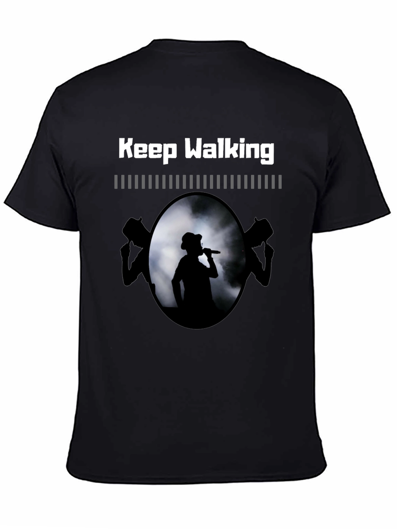 Camiseta Negra Keep Walking con Diseño de Concierto