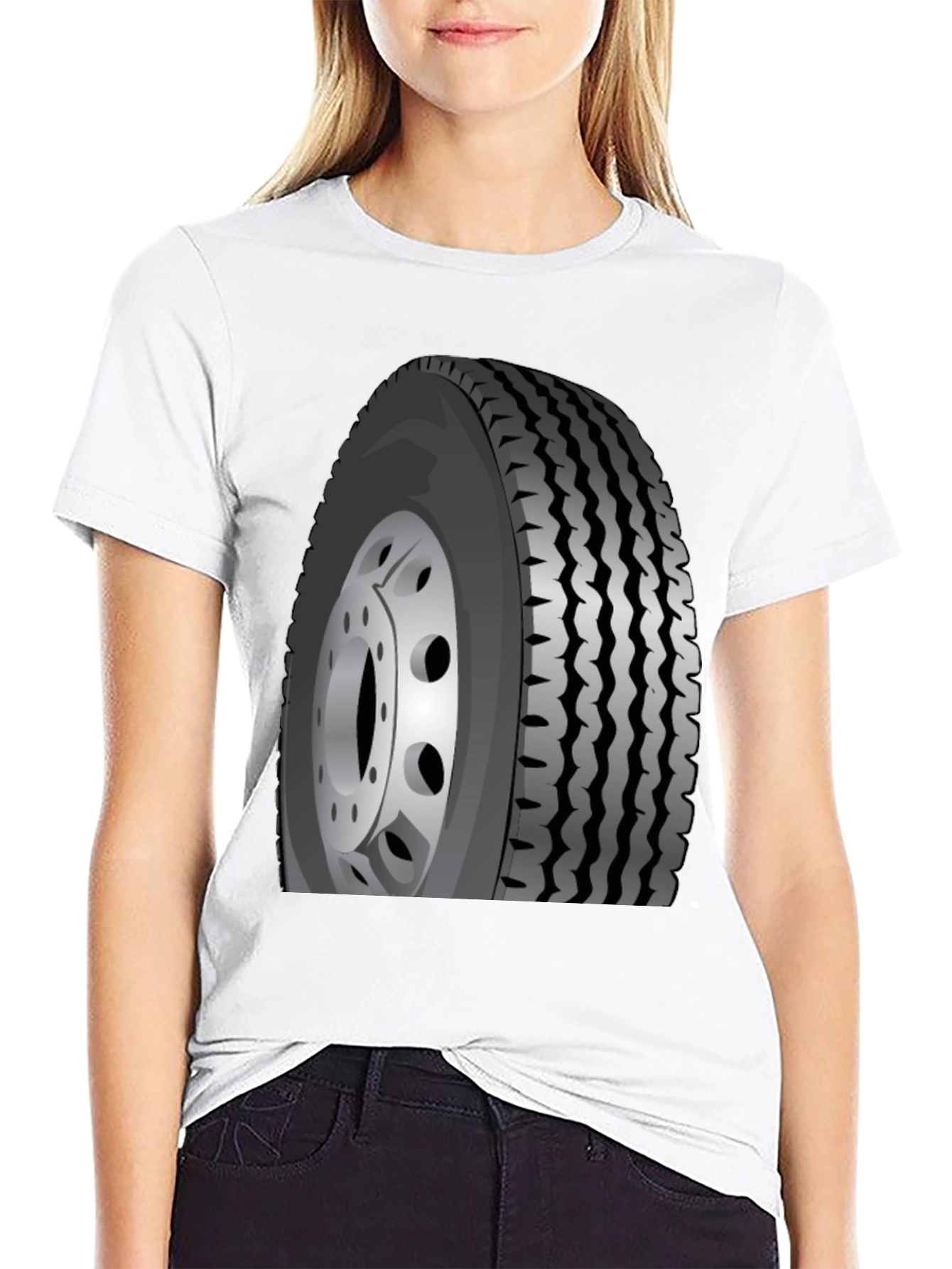 Camiseta Negra con Diseño de Llanta de Camión