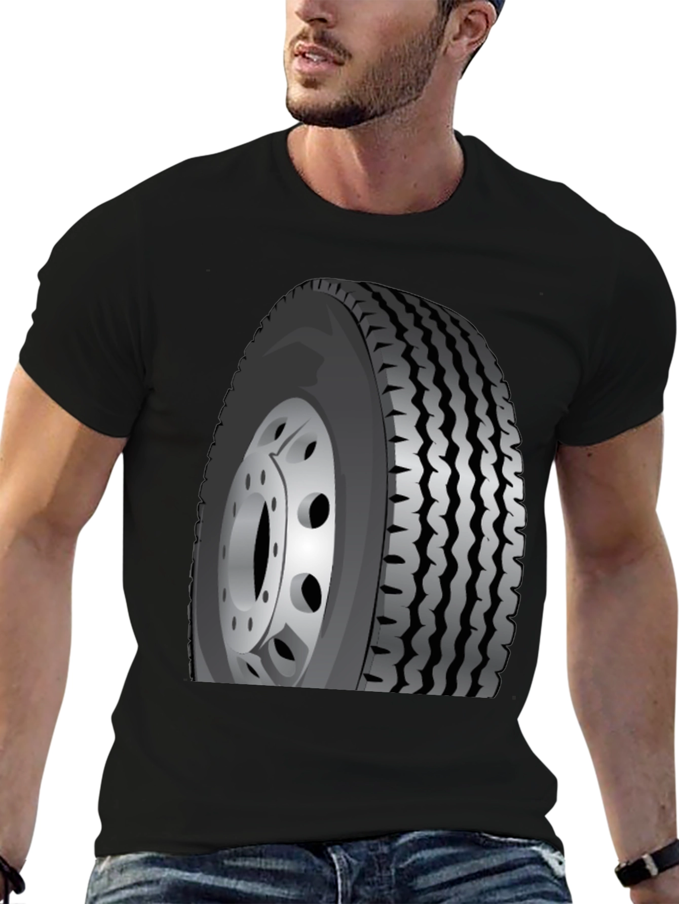 Camiseta Negra con Diseño de Llanta de Camión