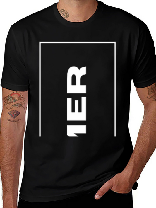 Camiseta Negra Hombre: Diseño Vertical 1ER