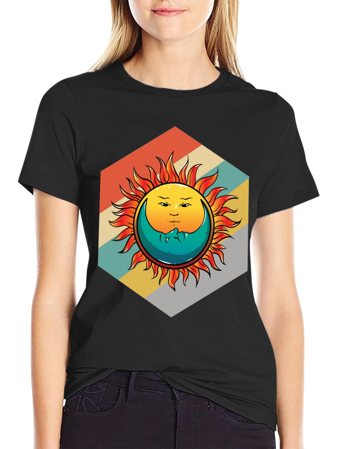 Camiseta Negra con Diseño Sol y Luna Retro