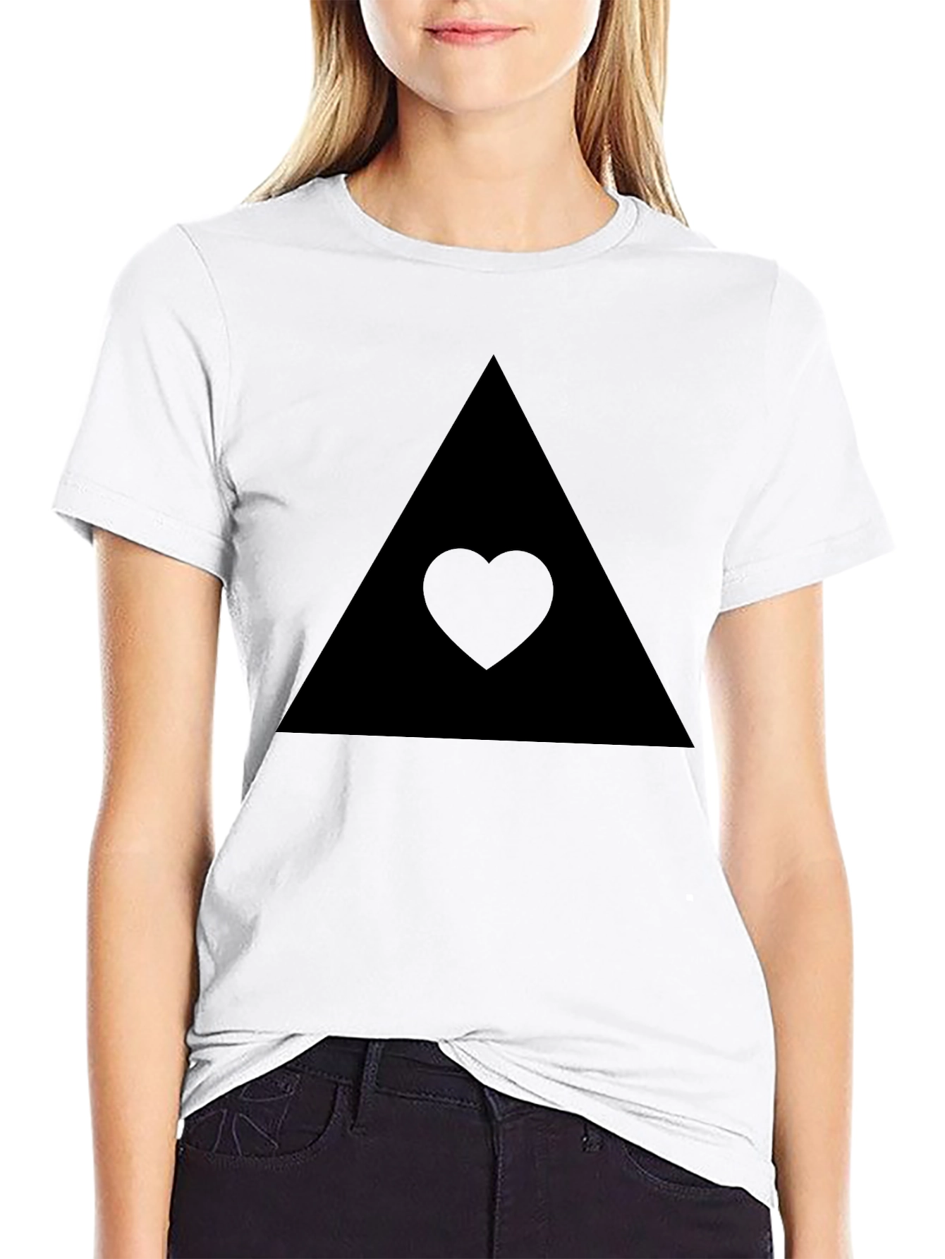 Camiseta Negra Triángulo Corazón