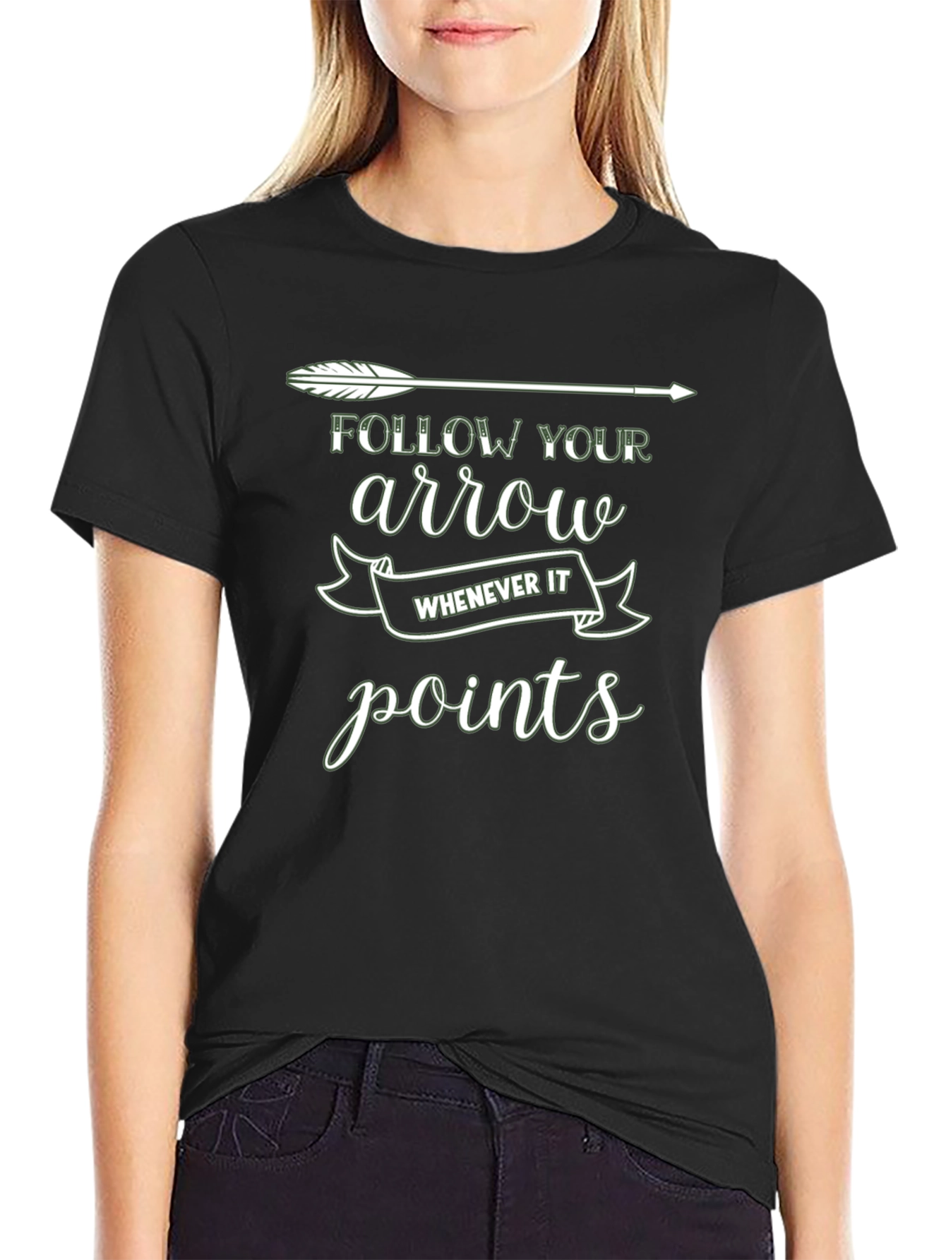 Camiseta Negra con Diseño de Flecha Inspirador
