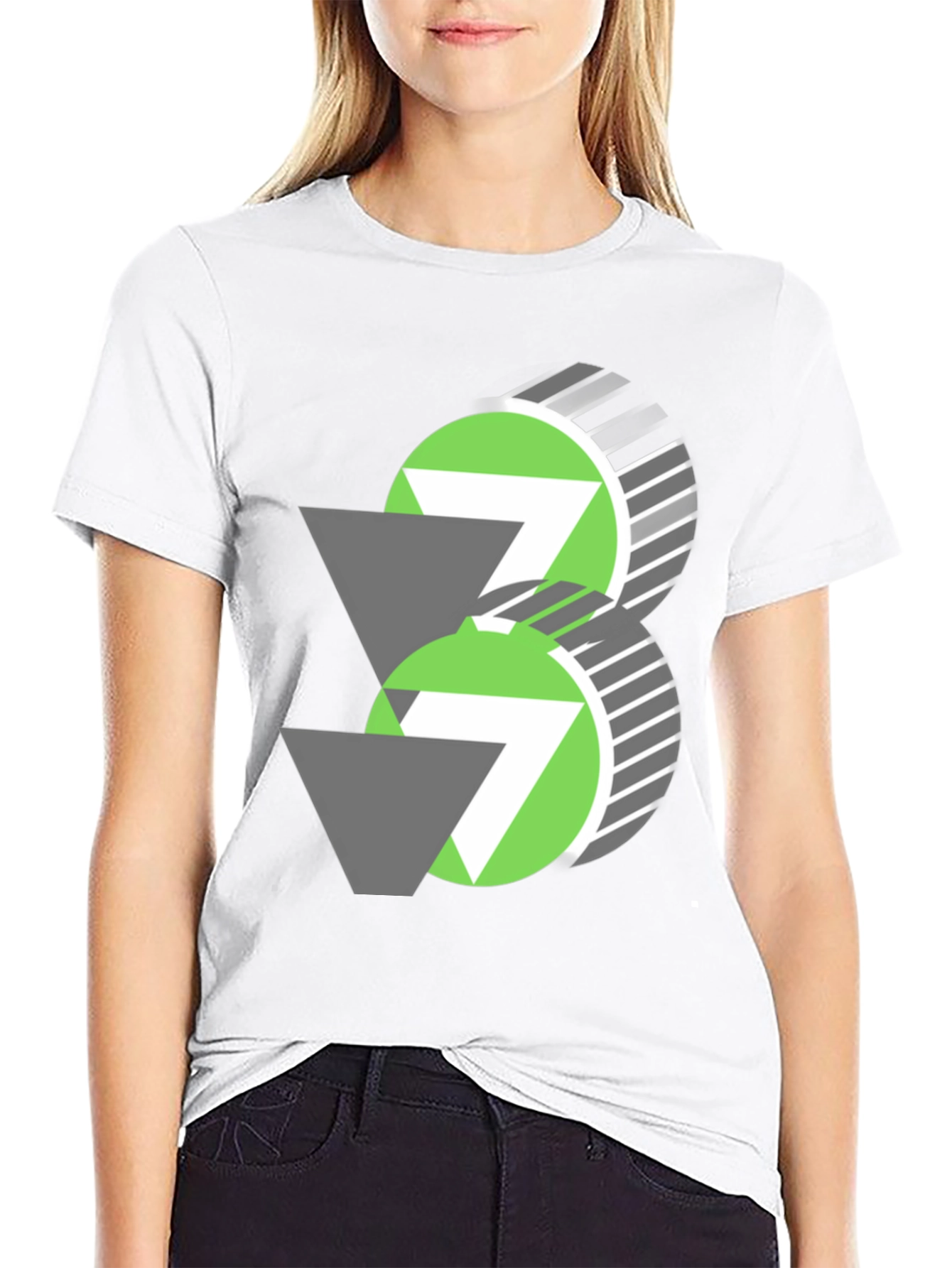 Camiseta Negra con Diseño Abstracto Moderno
