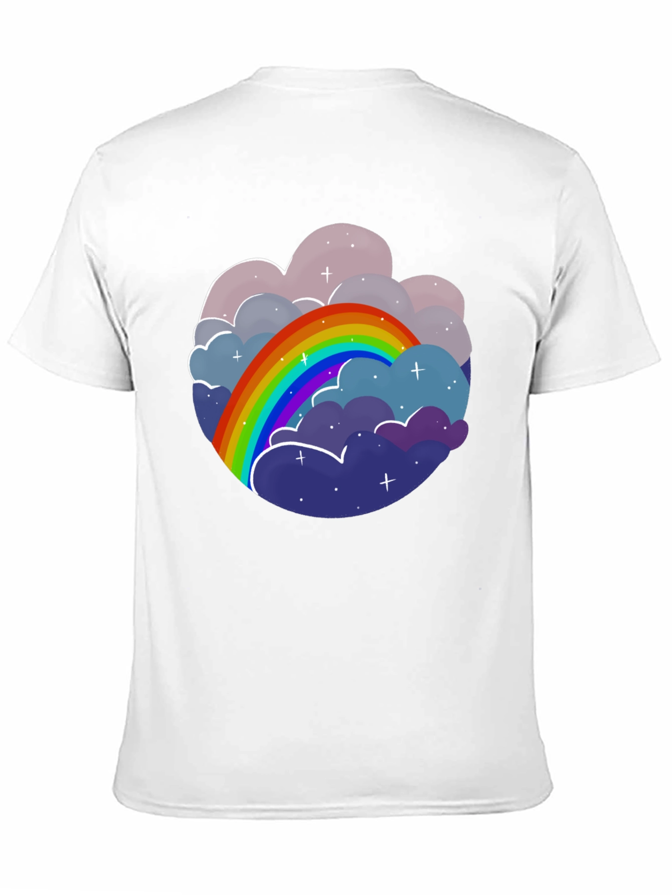 Camiseta Negra con Diseño de Arcoíris y Nubes
