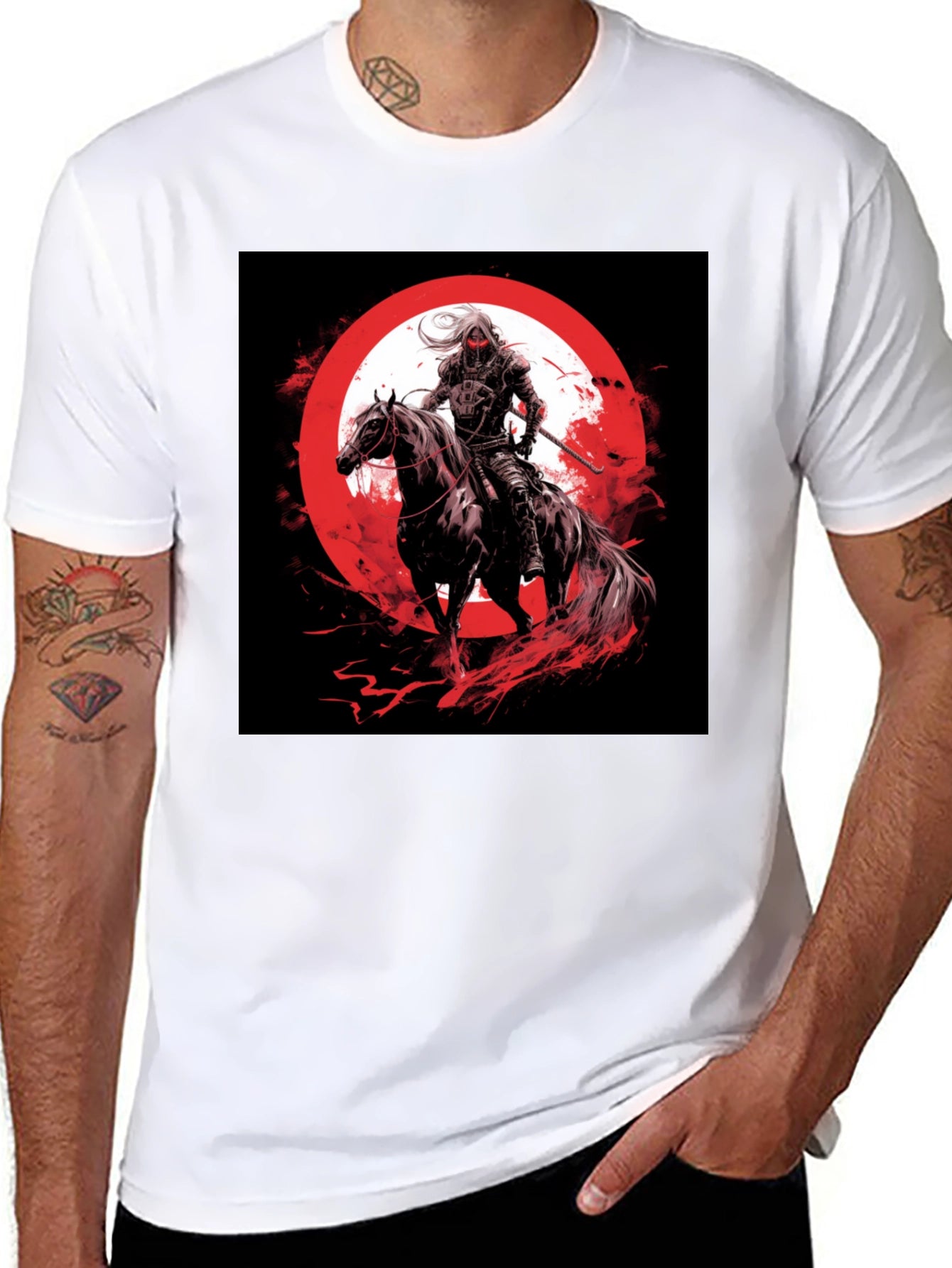 Camiseta Negra Gráfico Jinete y Luna Roja