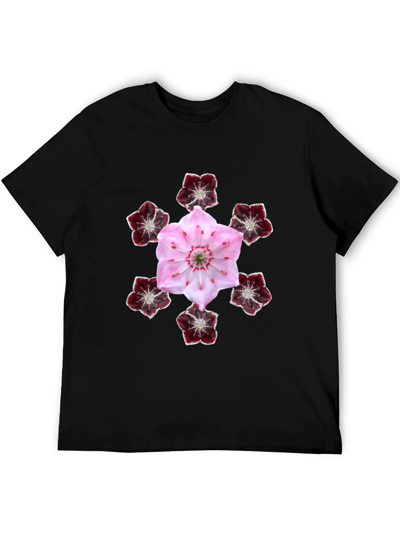 Camiseta Negra con Diseño Floral de Montaña