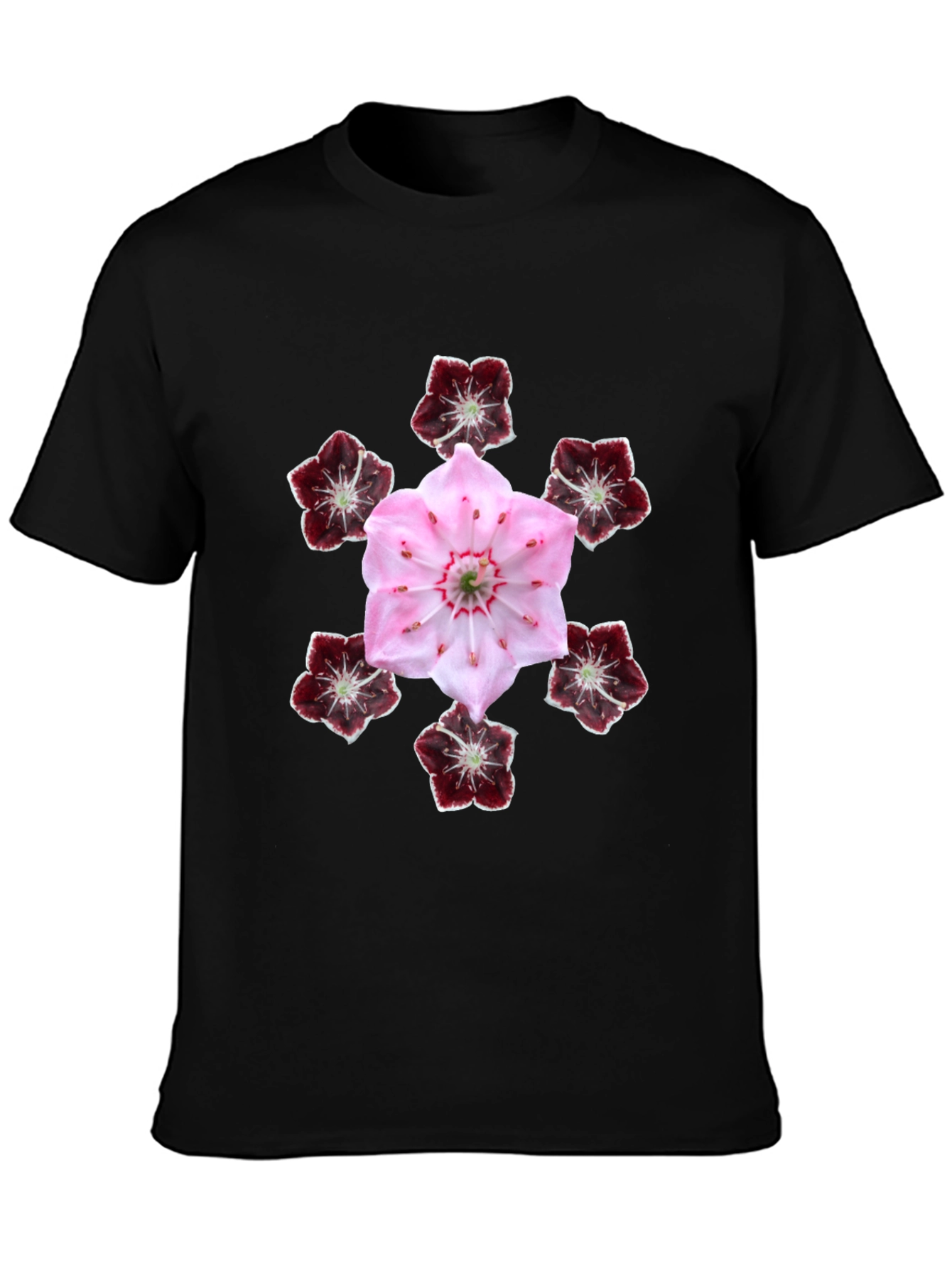 Camiseta Negra con Diseño Floral de Montaña