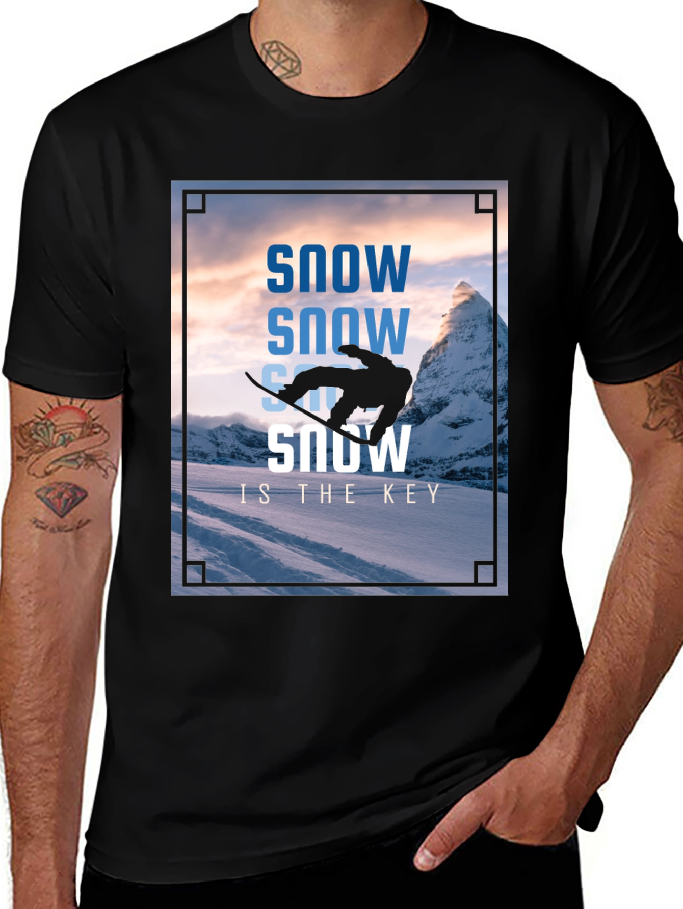 Camiseta Negra Estampada Snow Is The Key