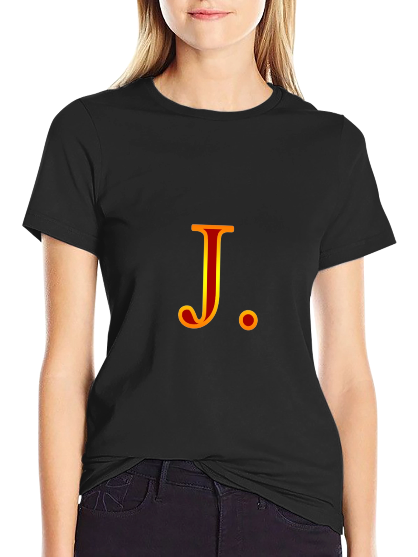Camiseta Negra con Letra J Roja y Amarilla