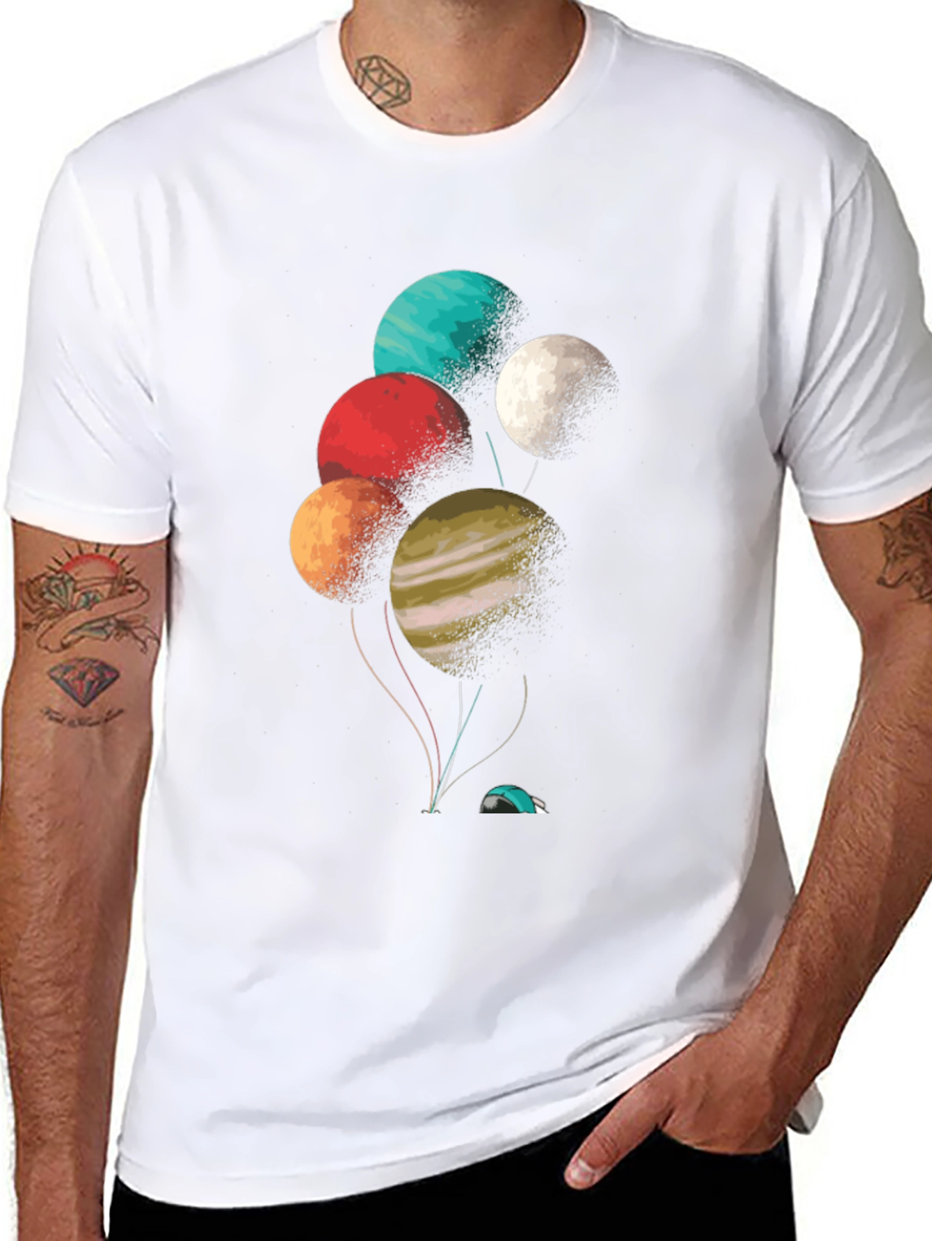 Camiseta Negra con Diseño de Planetas Globo
