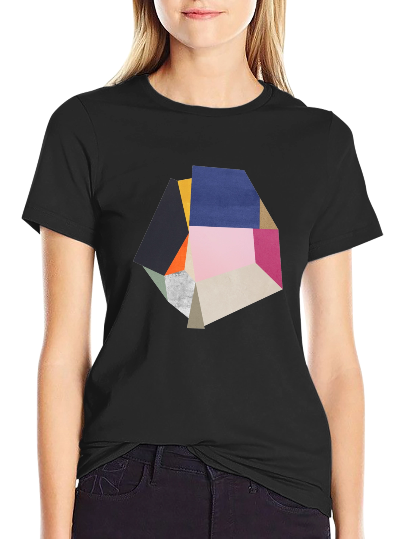Camiseta Negra con Diseño Abstracto Geométrico