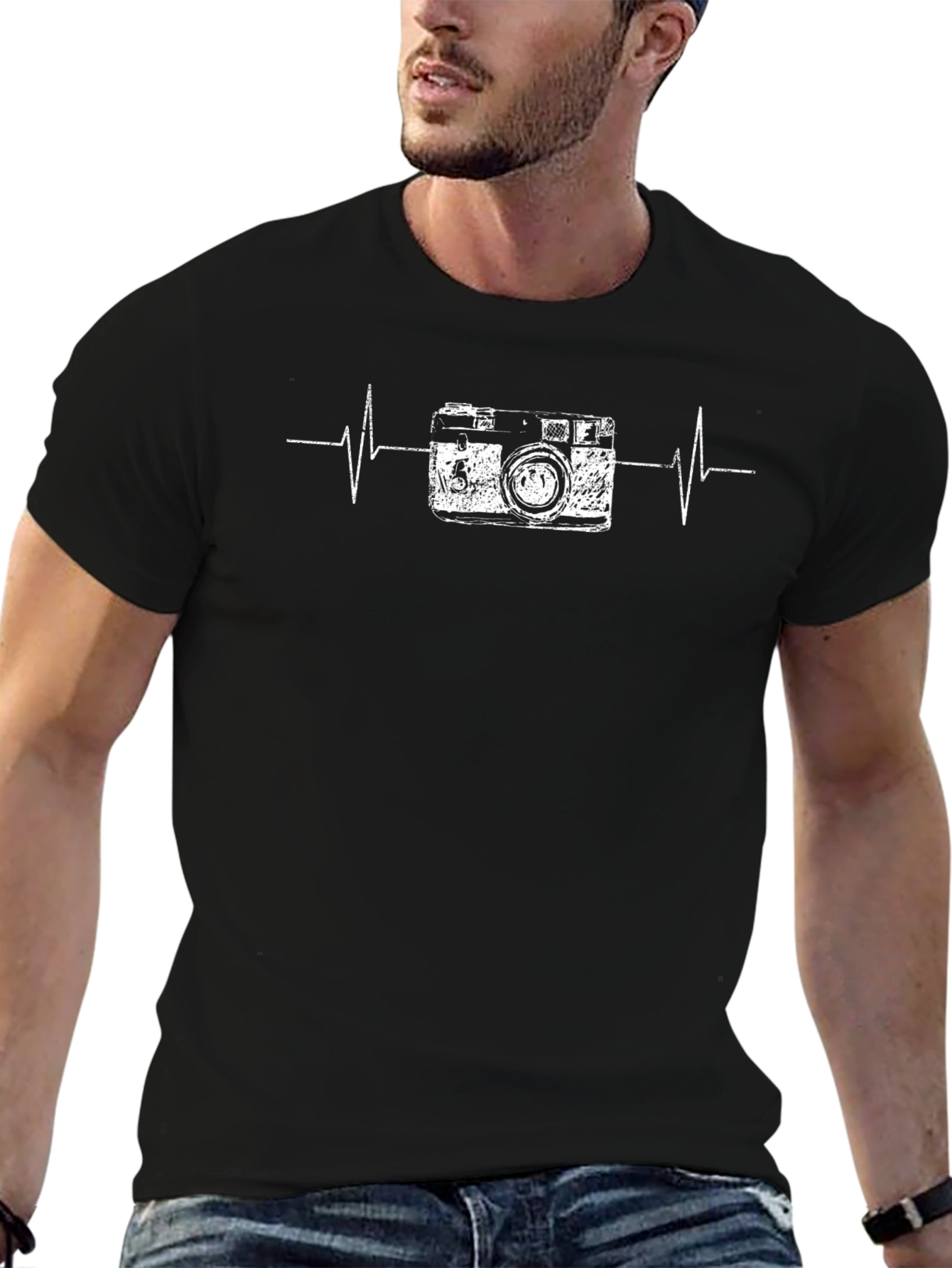 Camiseta Negra con Diseño de Cámara Retro