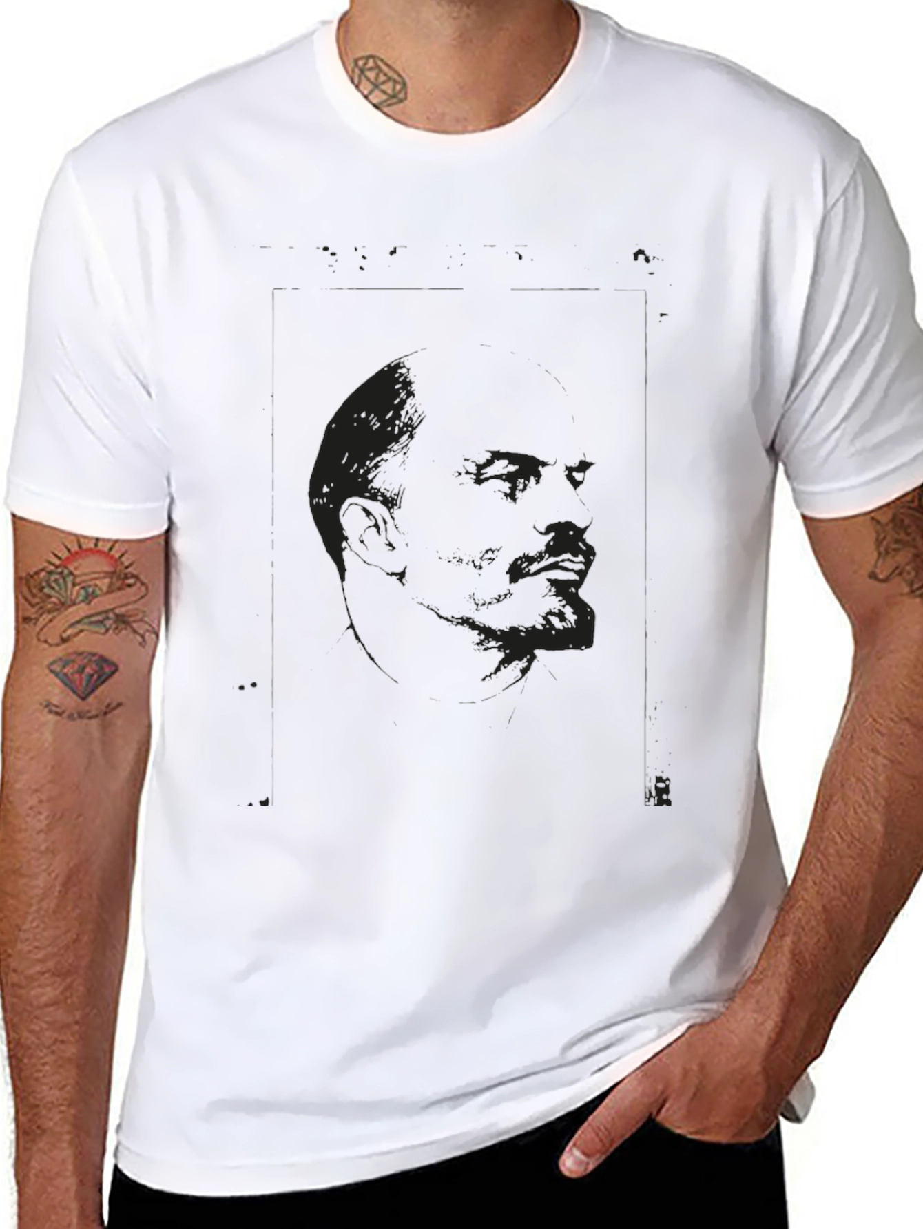 Camiseta Negra Estampada con Diseño Abstracto