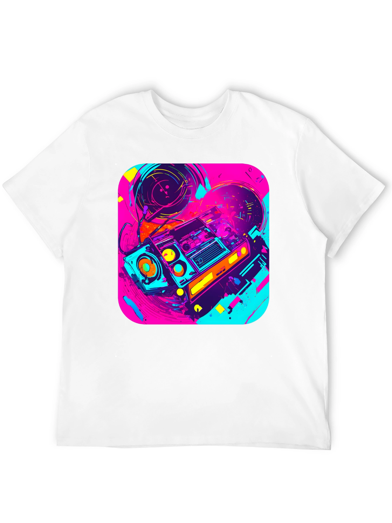Camiseta Negra con Diseño de Radio Retro Vibrante