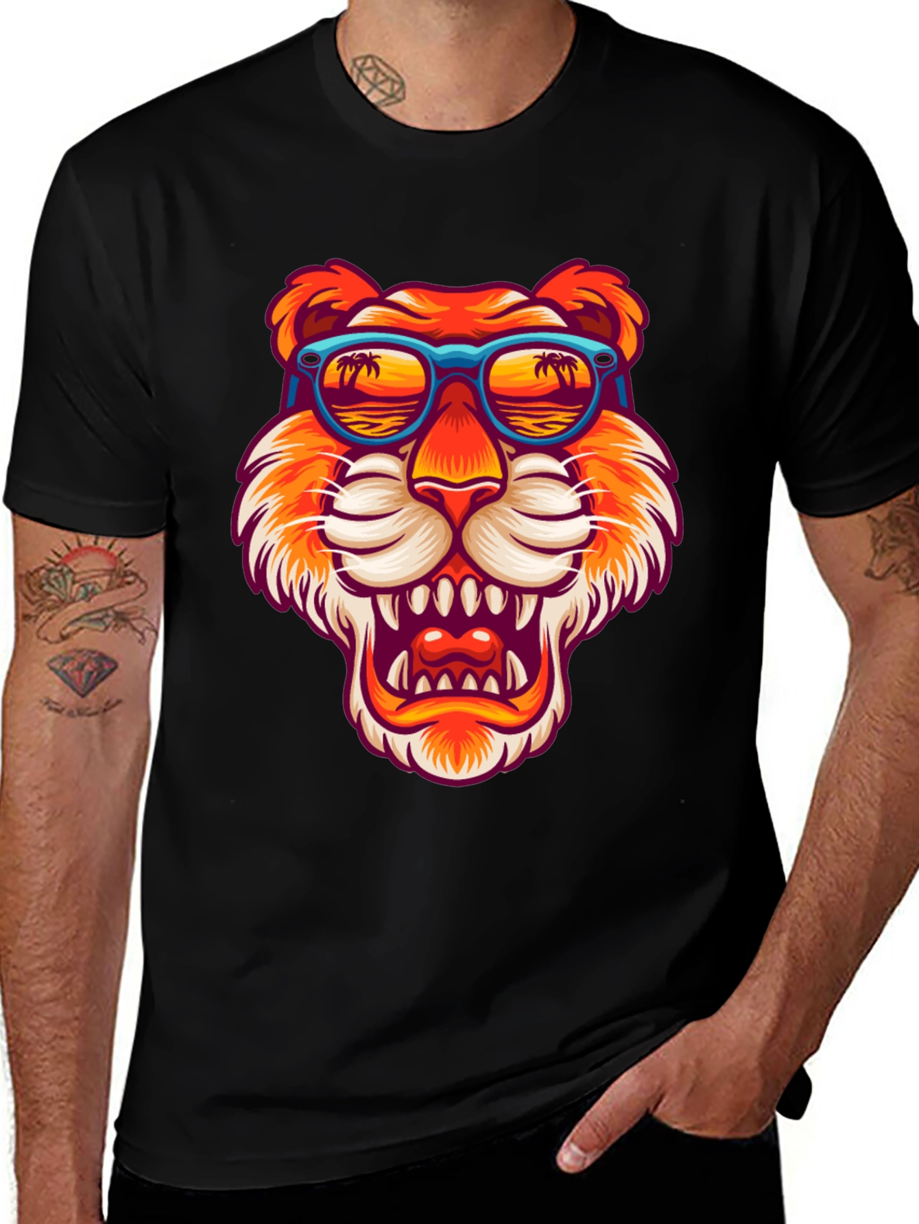 Camiseta Negra Tigre con Gafas de Sol
