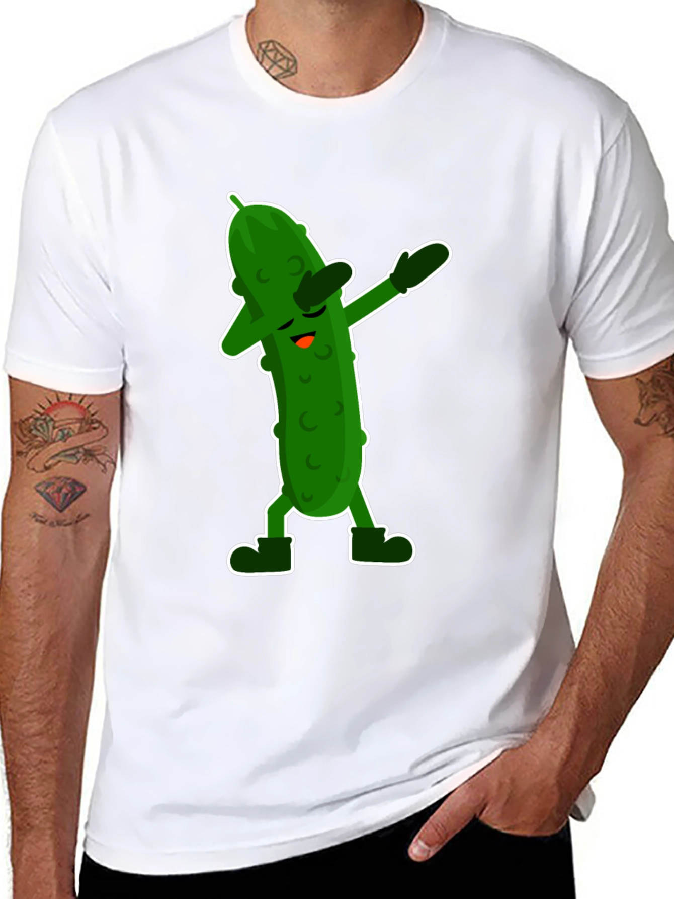 Camiseta Negra con Divertido Pepinillo Dabbing