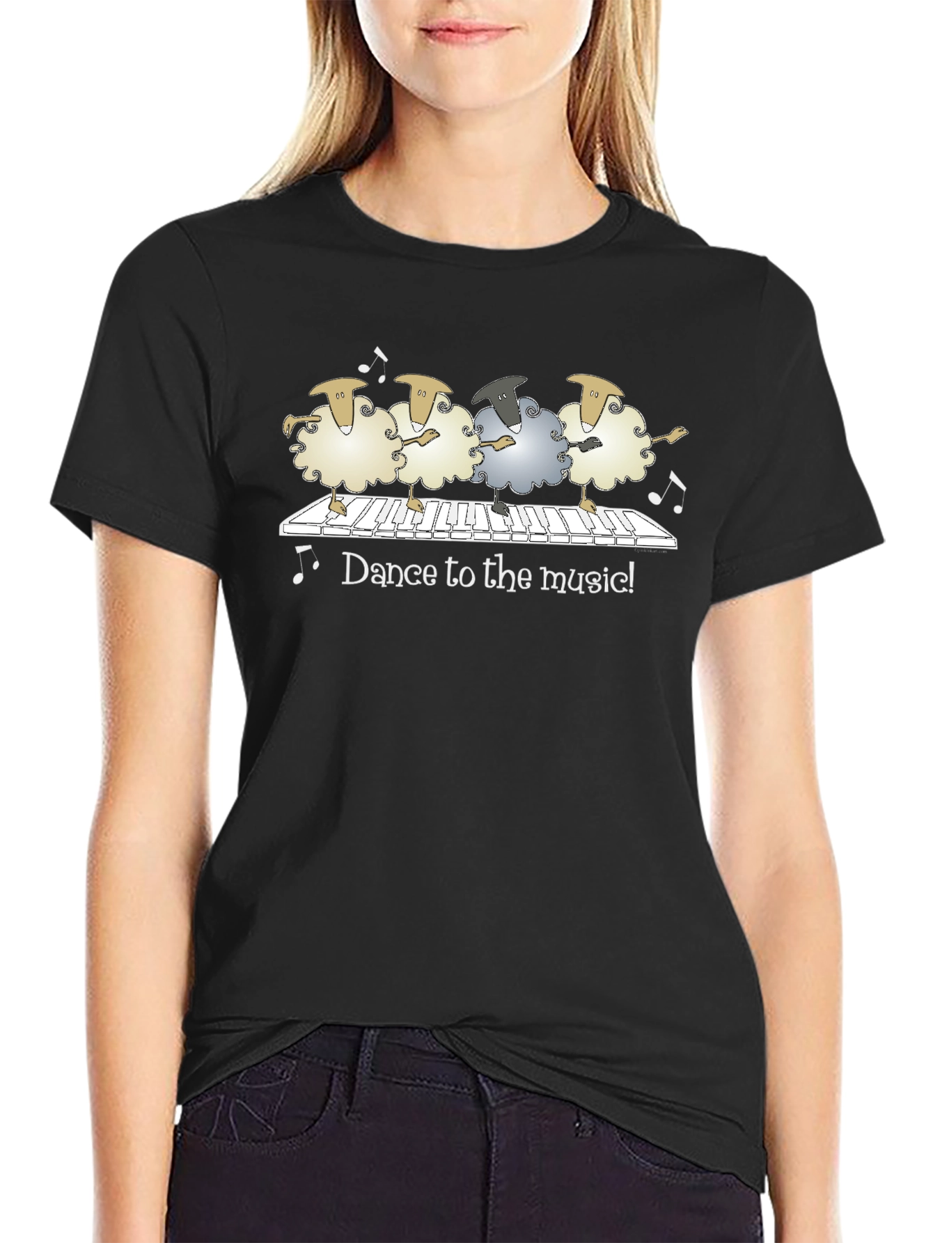 Camiseta Negra con Ovejas Bailando al Piano