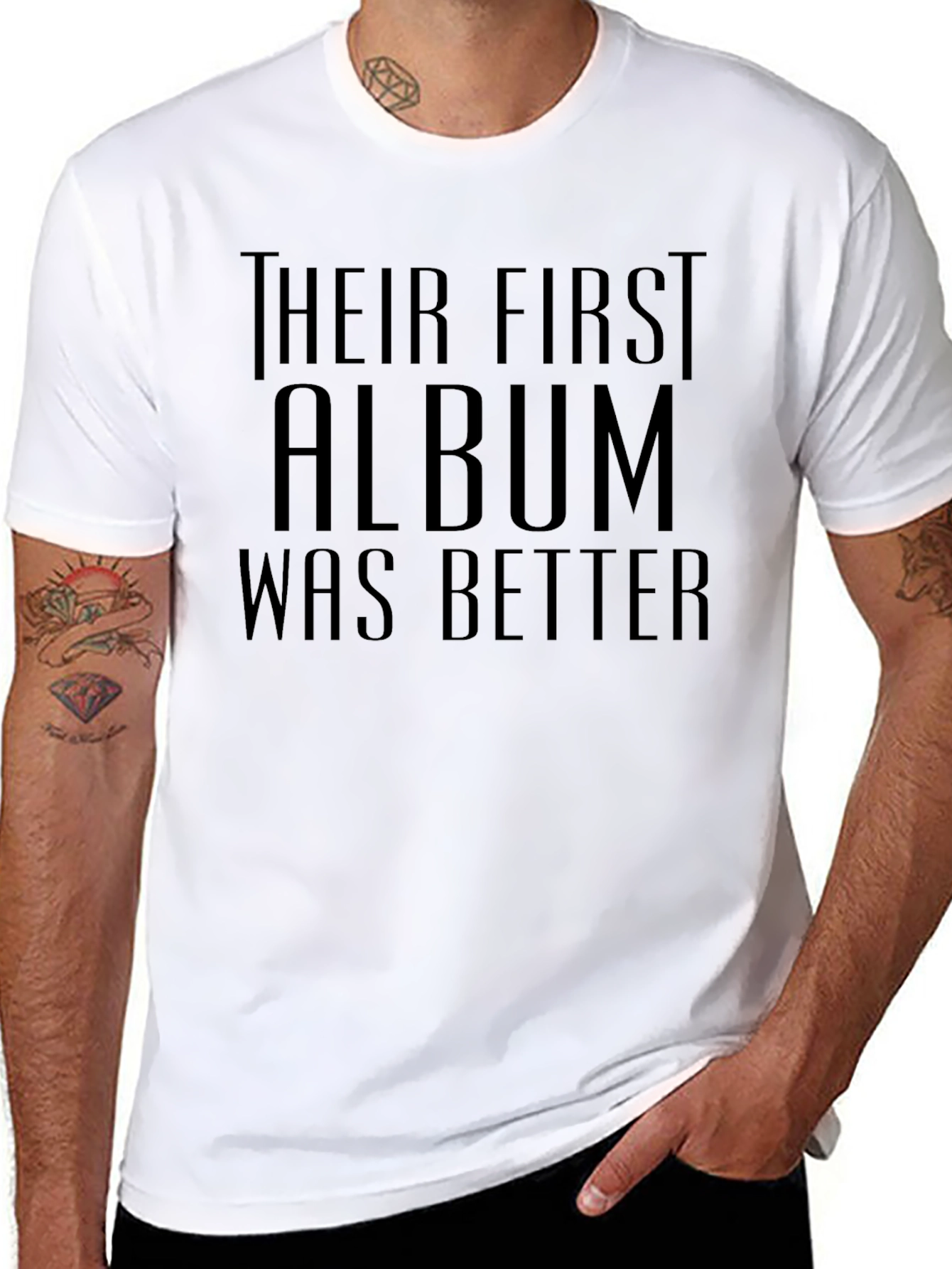 Camiseta Negra: Su Primer Álbum Fue Mejor