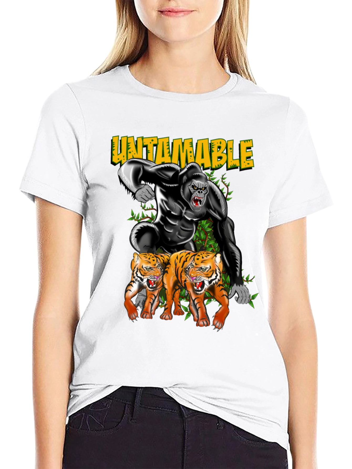 Camiseta Negra: Gorila Indomable y Tigres