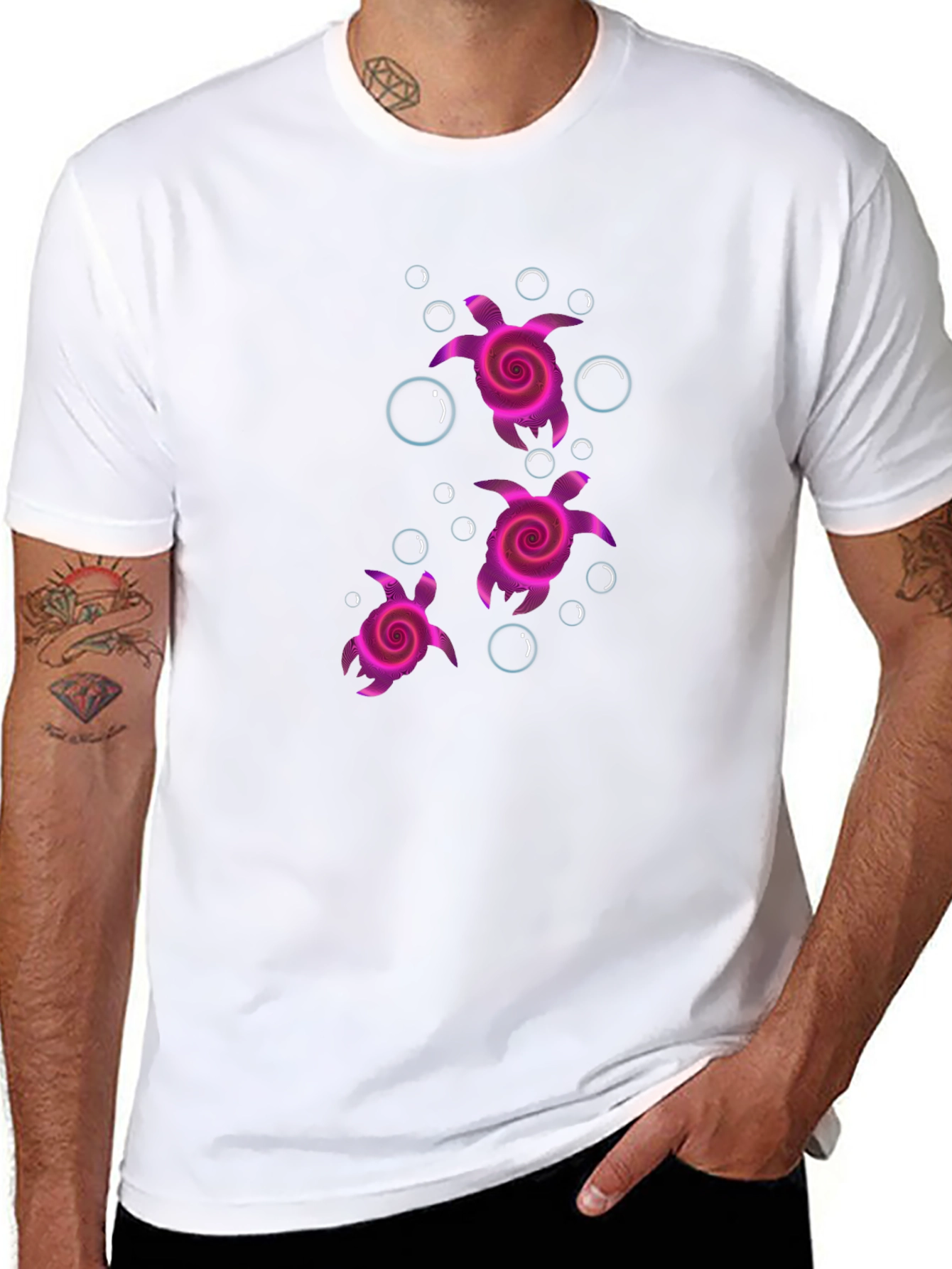 Camiseta Negra con Diseño de Tortugas Rosadas