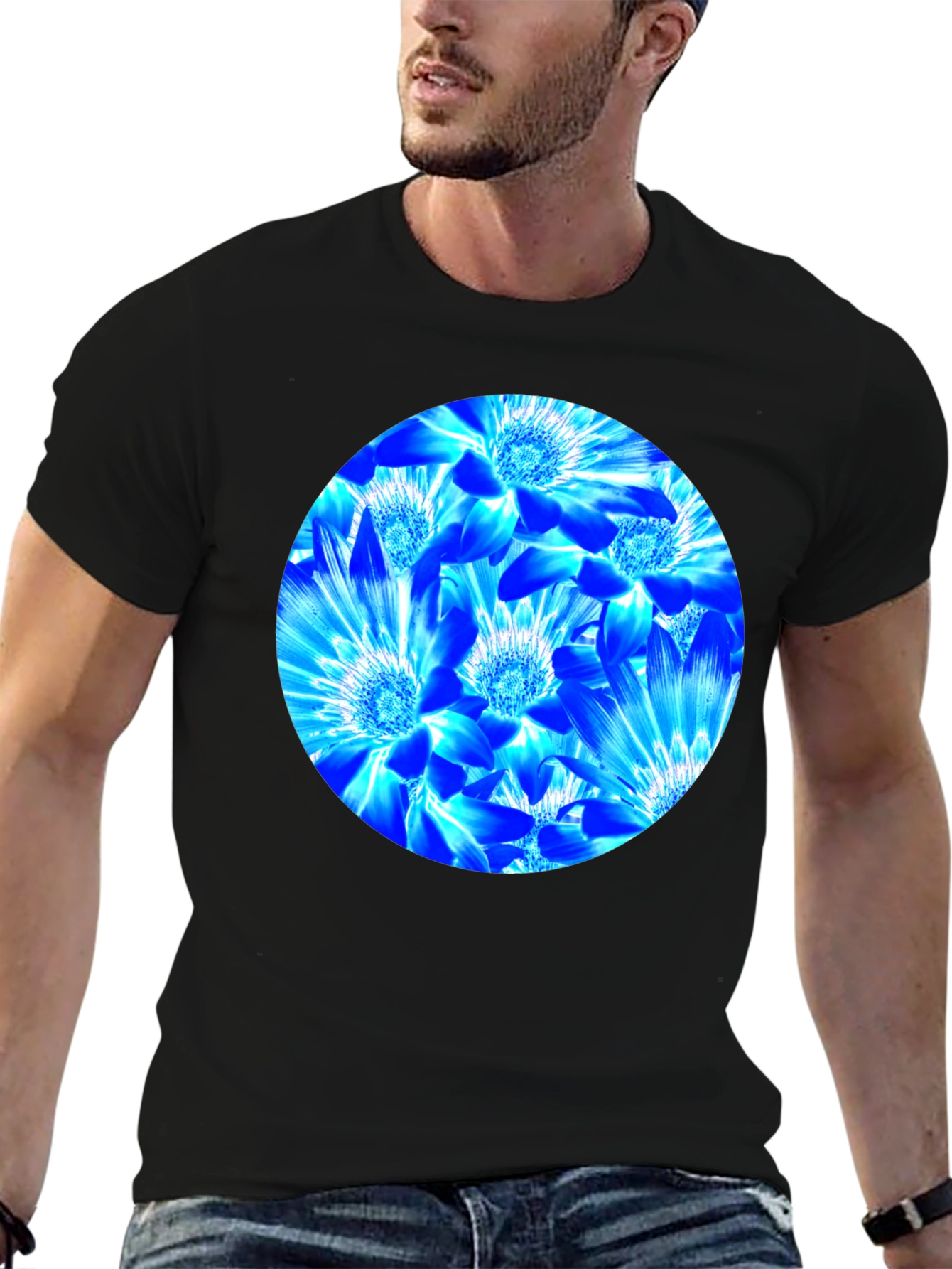 Camiseta Negra con Diseño Floral Azul