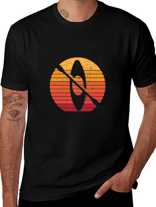 Camiseta Negra con Diseño de Kayak al Atardecer