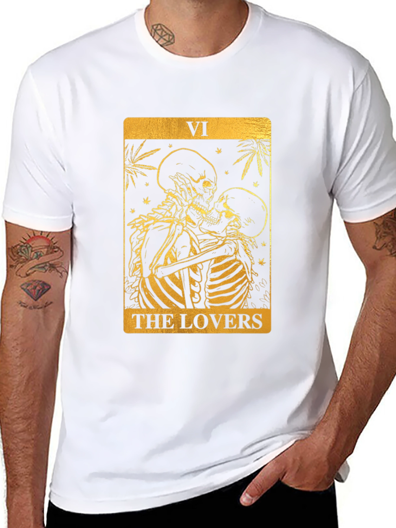 Camiseta Negra con Diseño Los Amantes Tarot