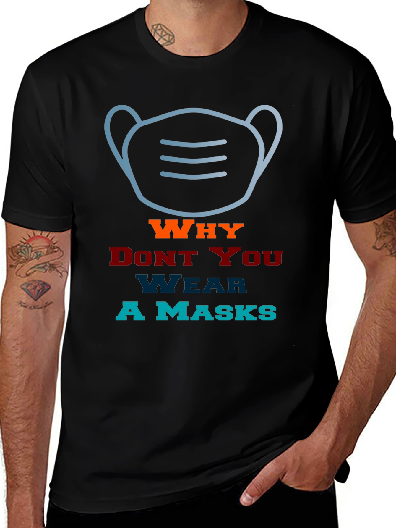 Camiseta con diseño de máscara y texto