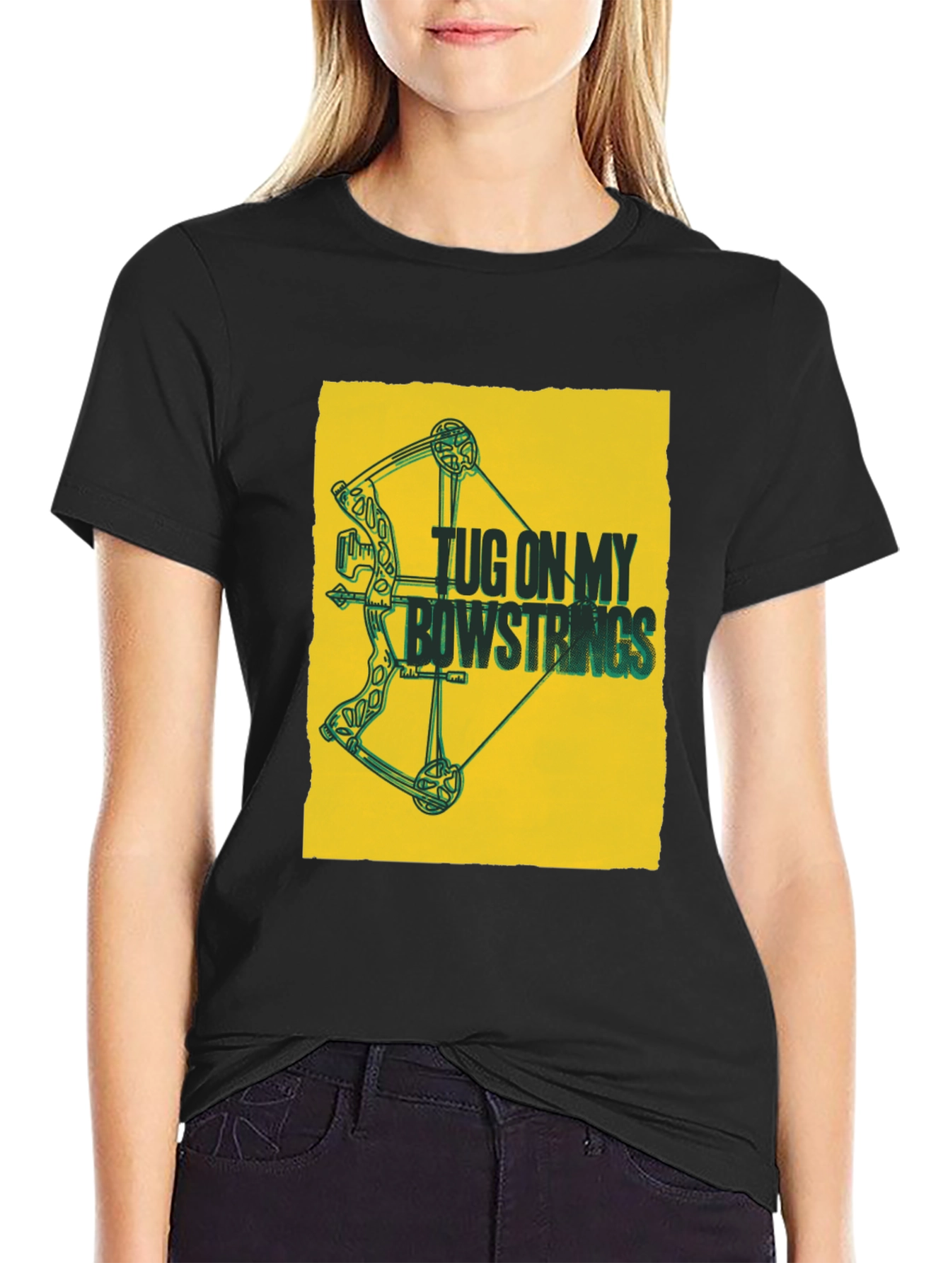 Camiseta Negra con Diseño de Arco y Flecha