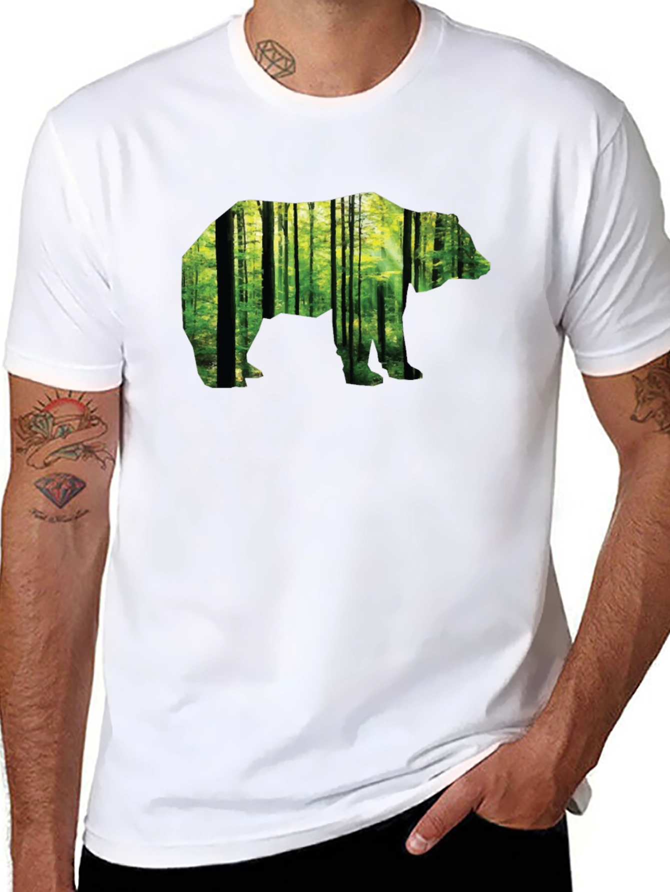 Camiseta Negra con Diseño de Oso y Bosque