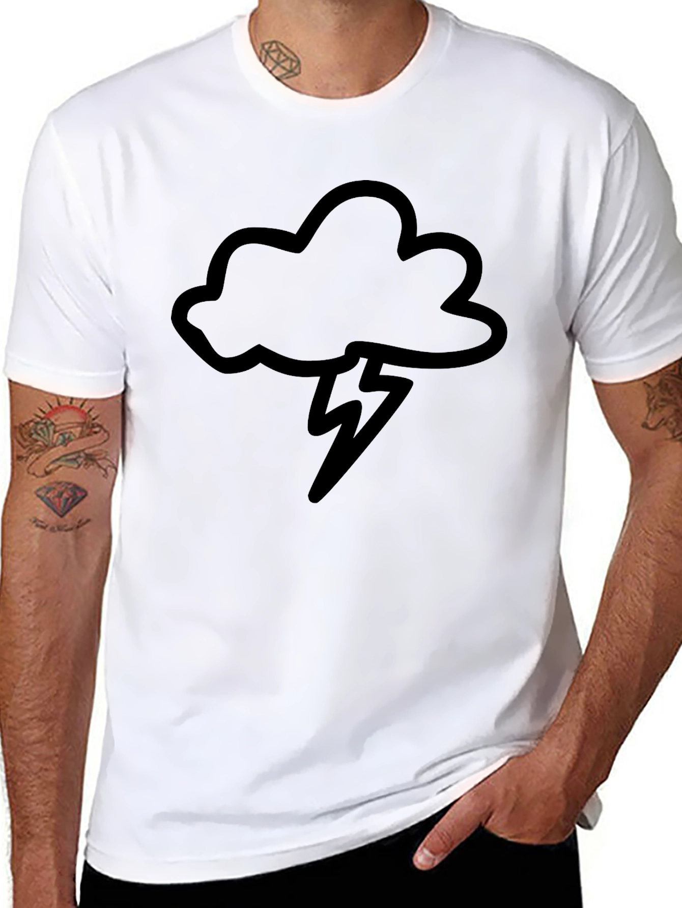 Camiseta Negra con Diseño de Nube y Rayo