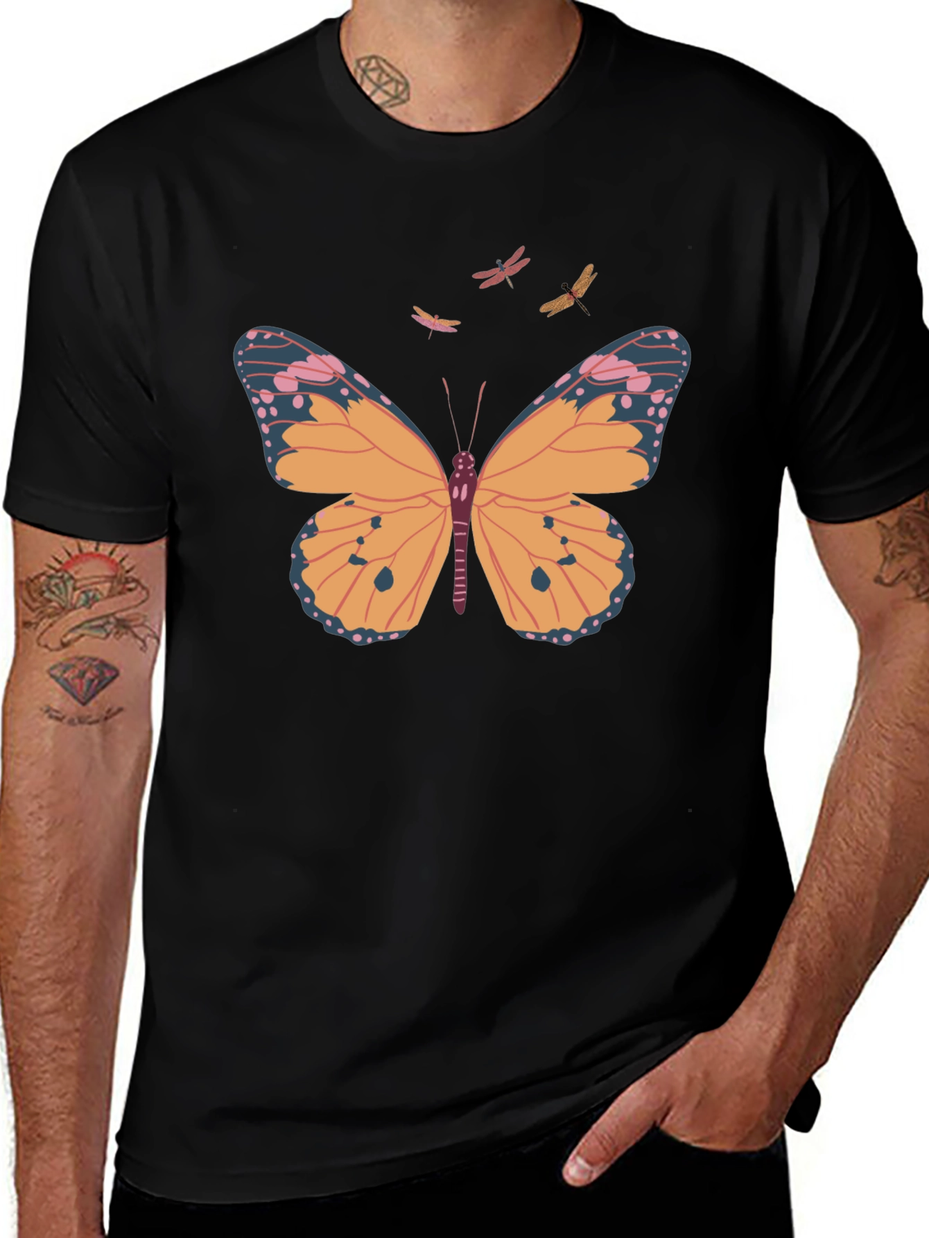 Camiseta Negra con Estampado de Mariposa y Libélulas