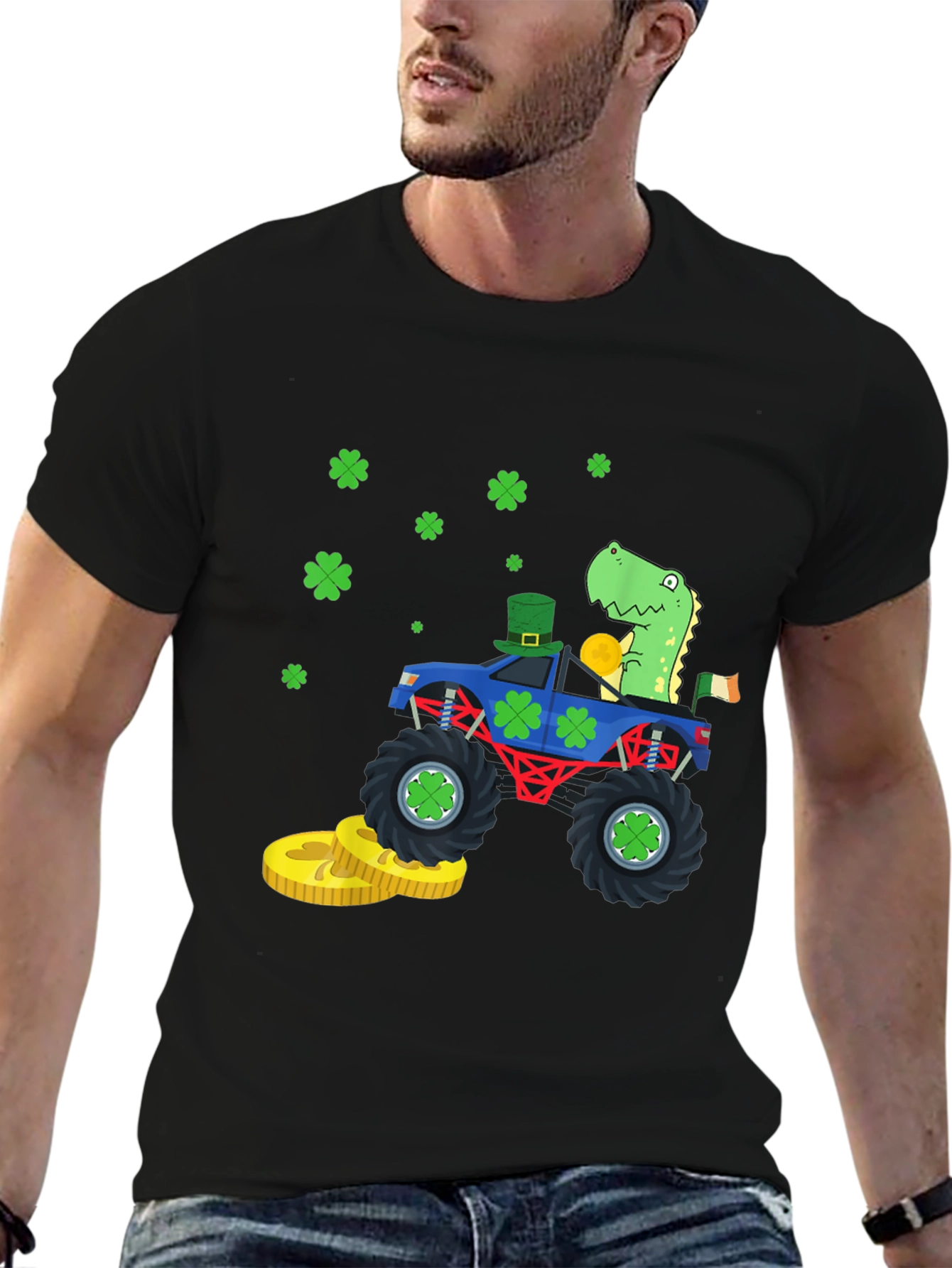 Camiseta Negra con Diseño de Dinosaurio y Tréboles