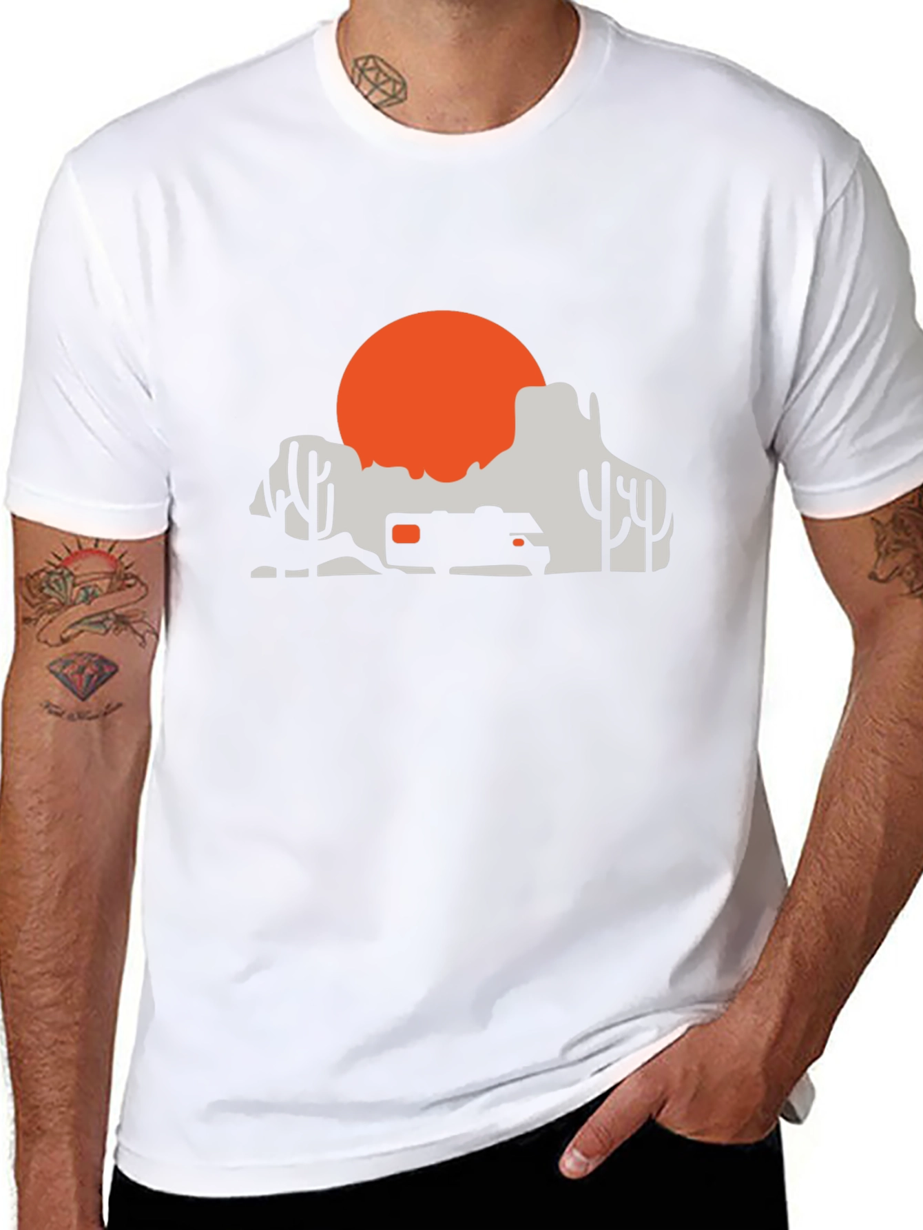 Camiseta Negra Diseño Desierto y Atardecer
