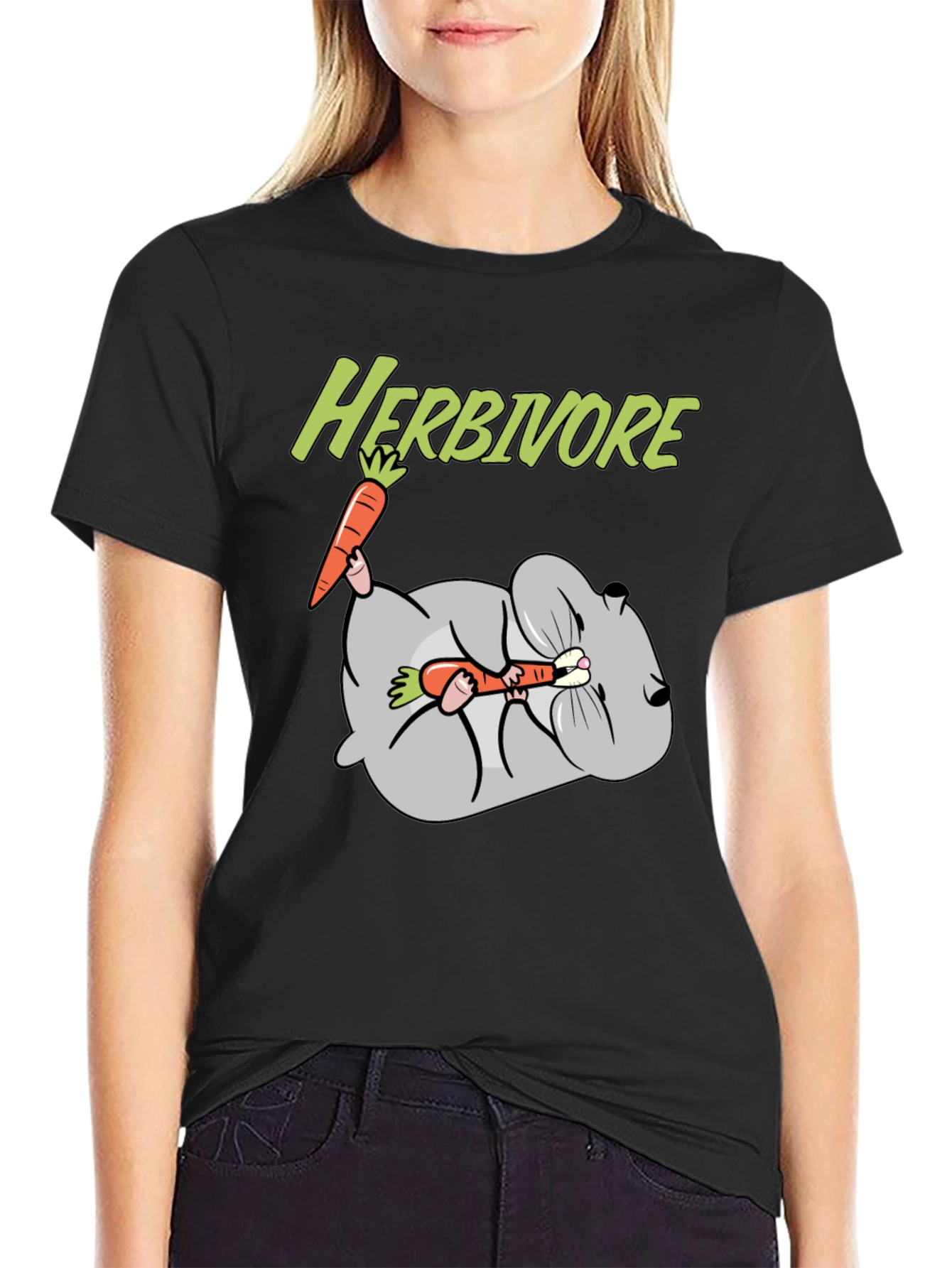 Camiseta Negra Herbívoro con Diseño de Conejo
