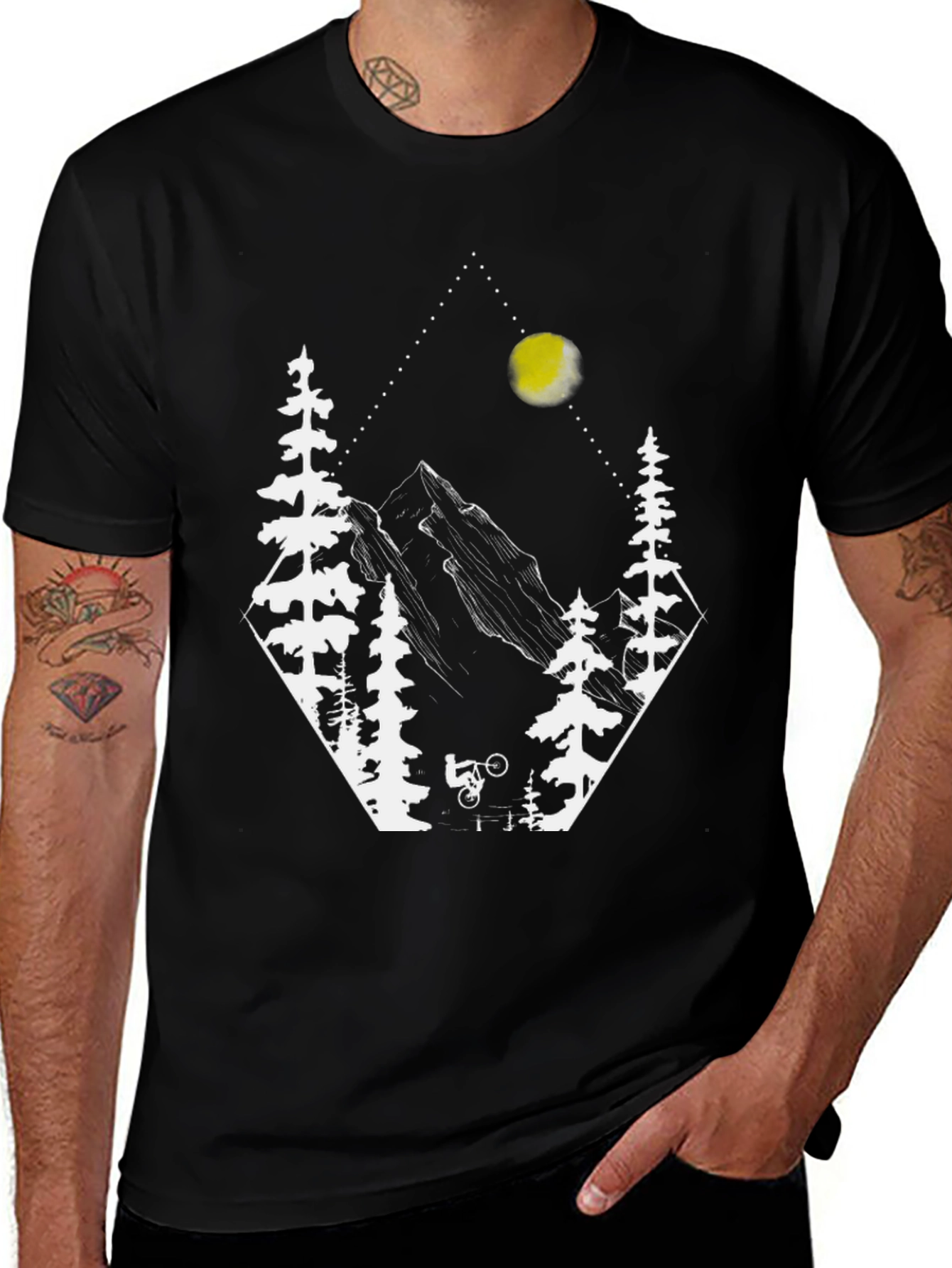 Camiseta Negra Diseño Montaña y Bici