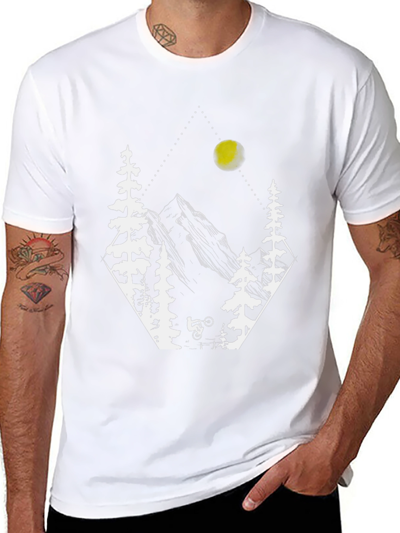 Camiseta Negra Diseño Montaña y Bici