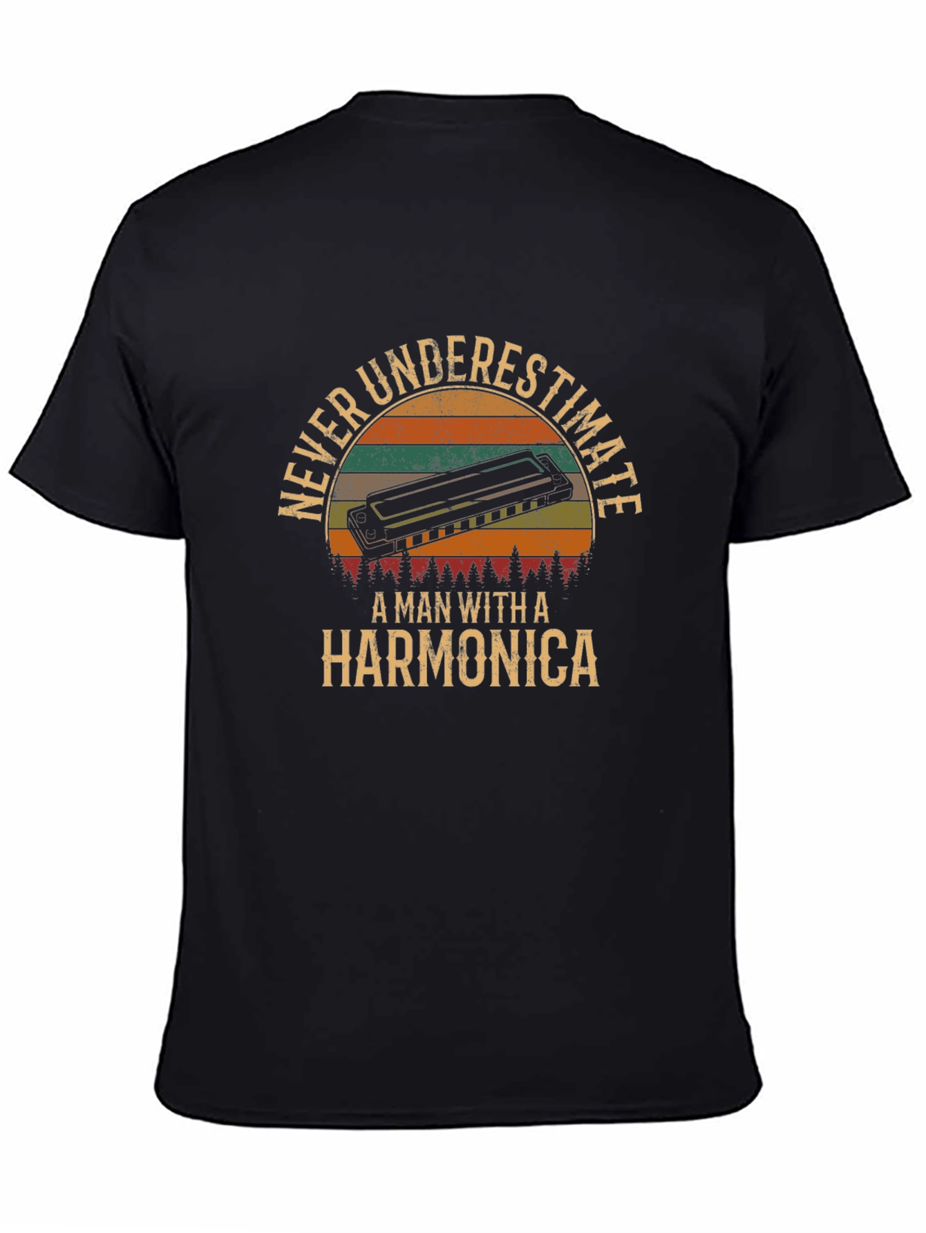 Camiseta Negra Never Underestimate A Man With A Harmonica