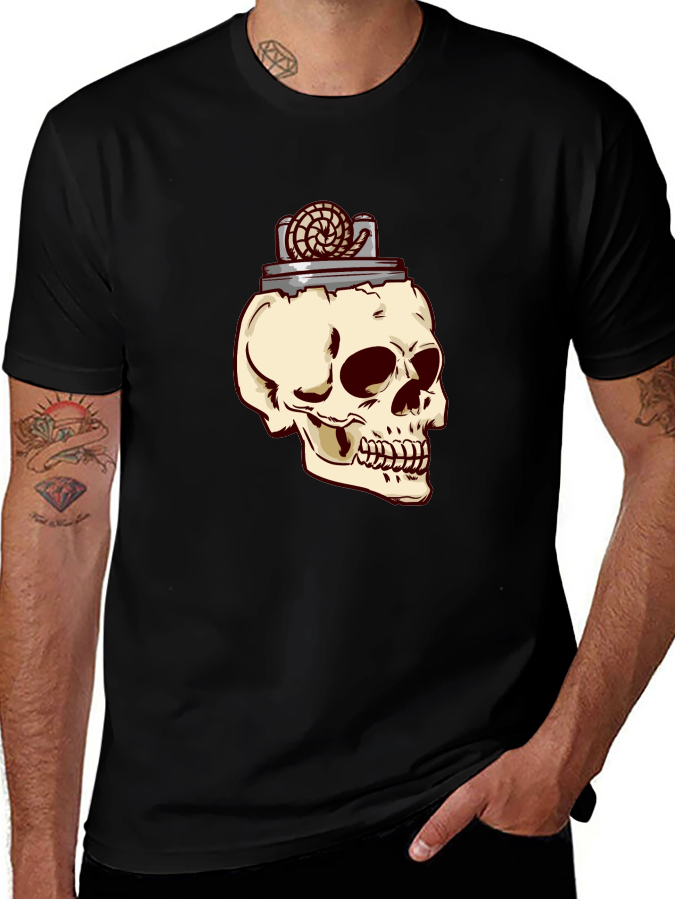 Camiseta Negra con Diseño de Cráneo y Encendedor