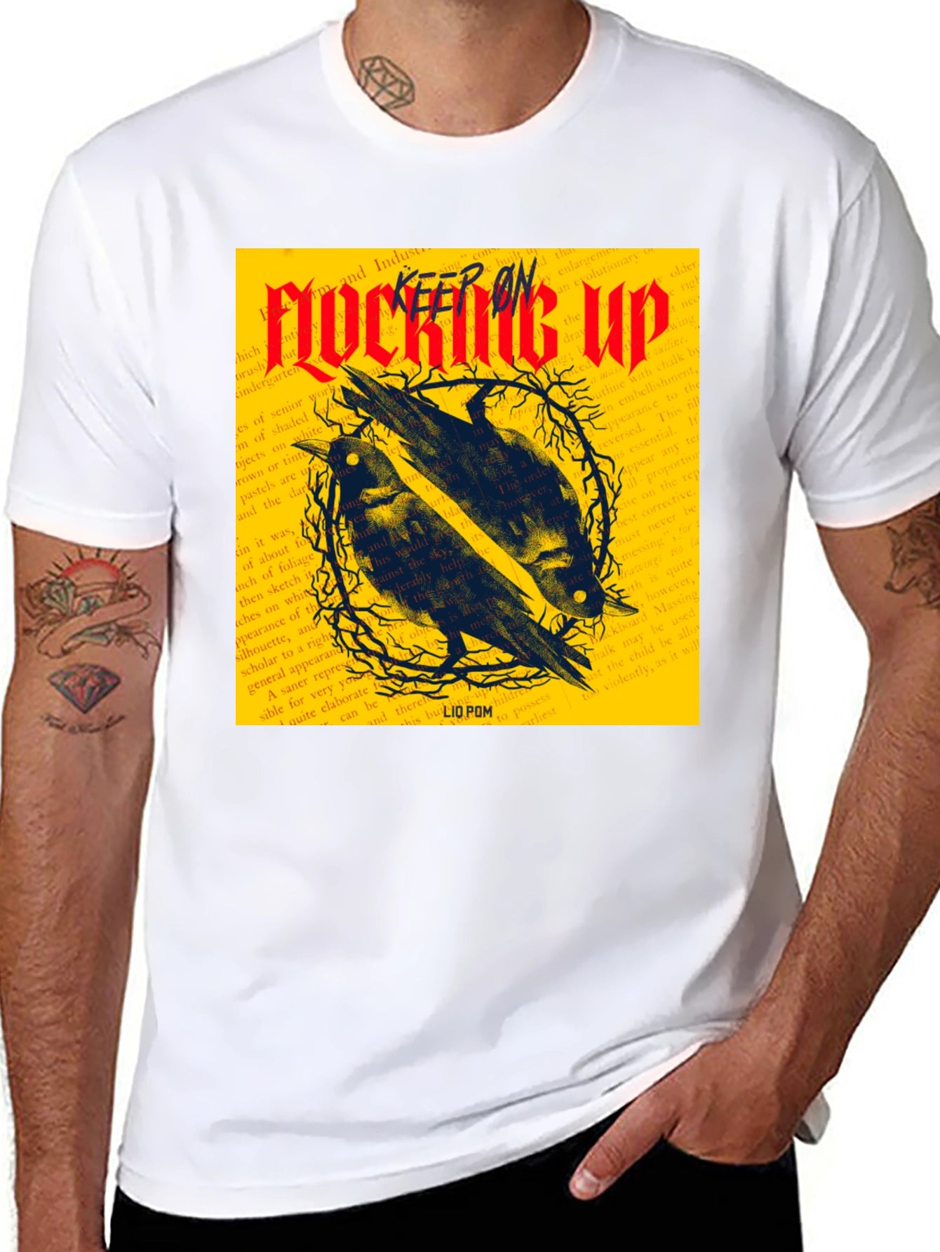 Camiseta Negra con Diseño de Cuervos