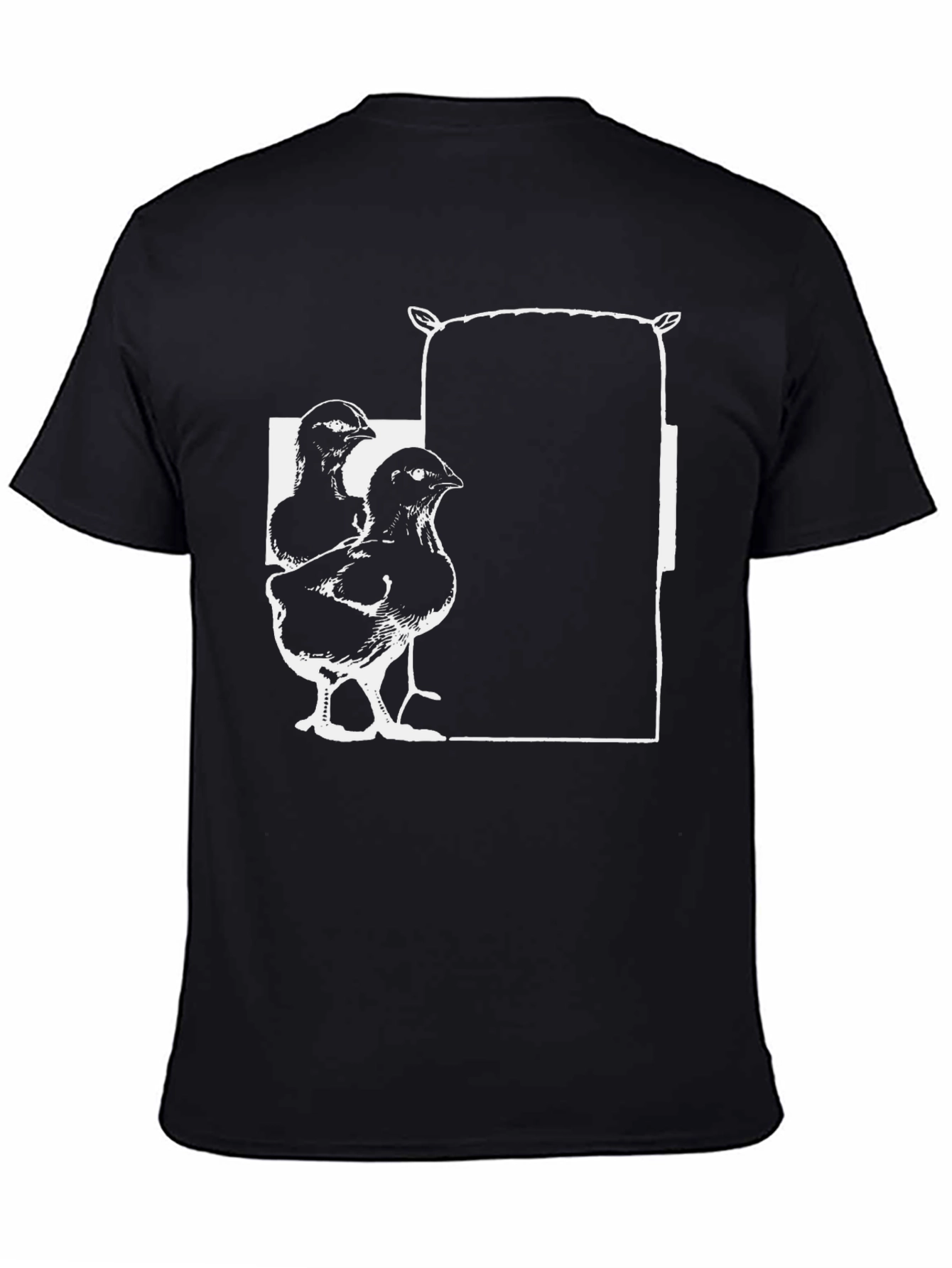 Camiseta Negra con Diseño de Pollitos y Saco
