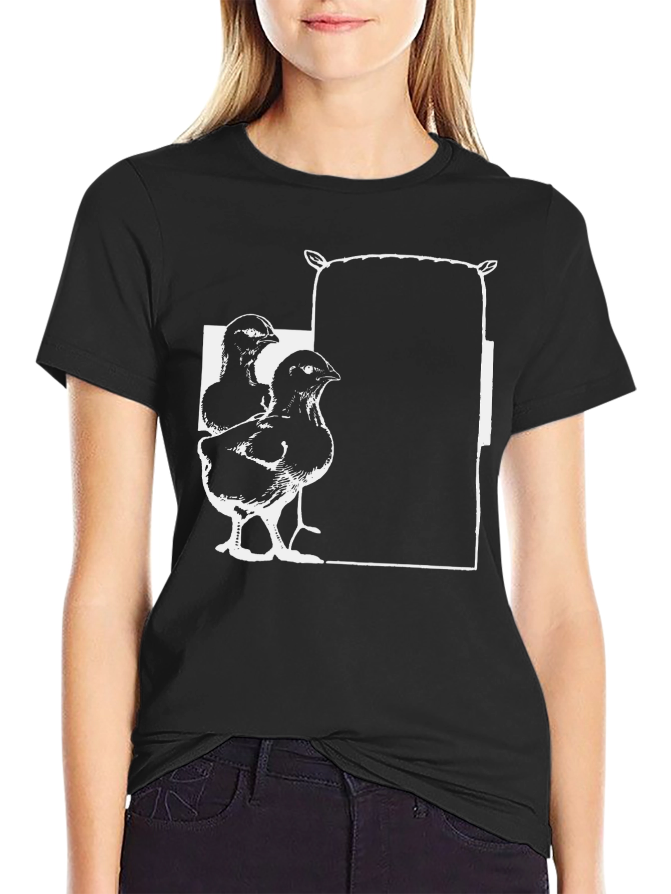 Camiseta Negra con Diseño de Pollitos y Saco