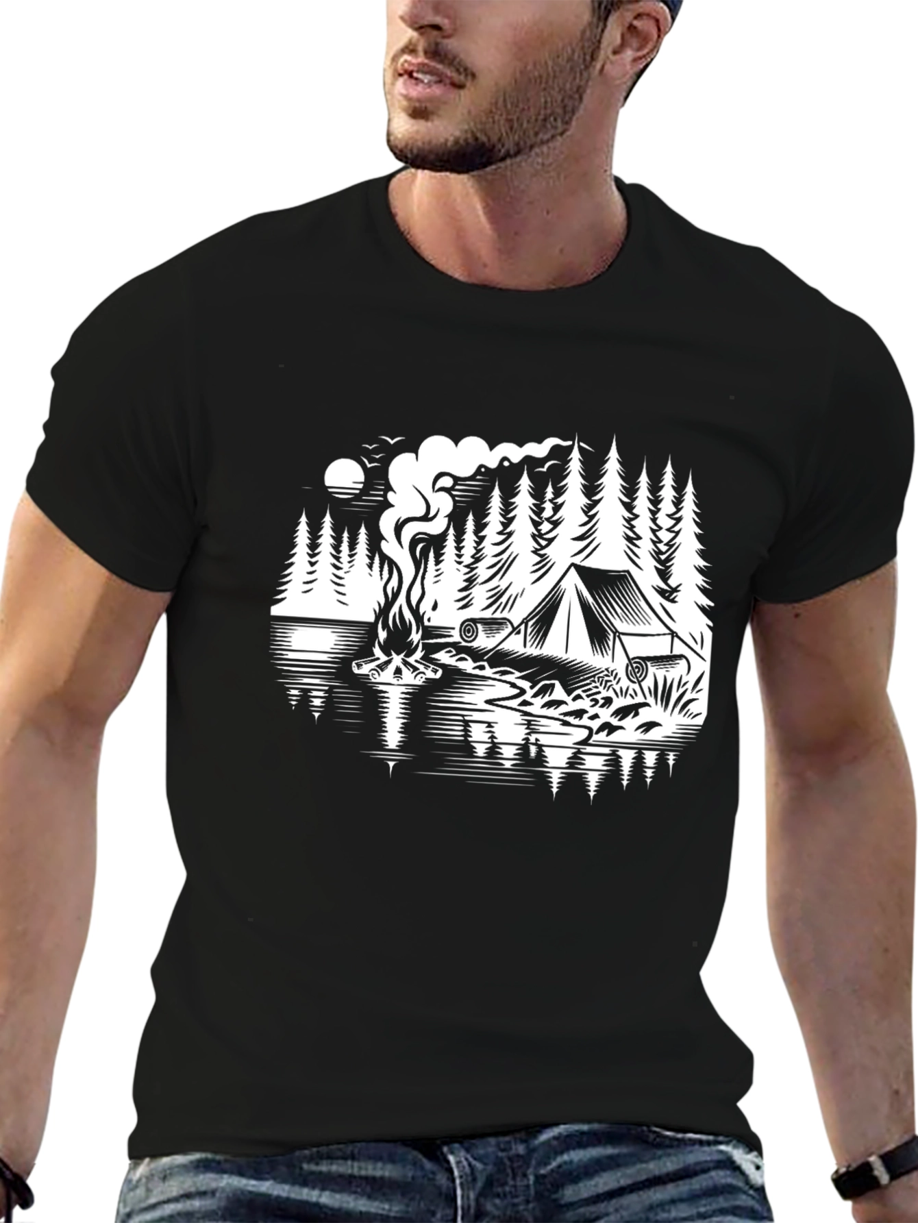 Camiseta Negra con Diseño de Camping
