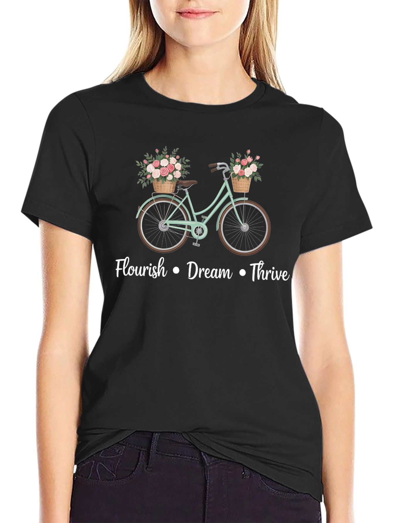 Camiseta Negra Bicicleta con Flores y Mensaje Motivacional