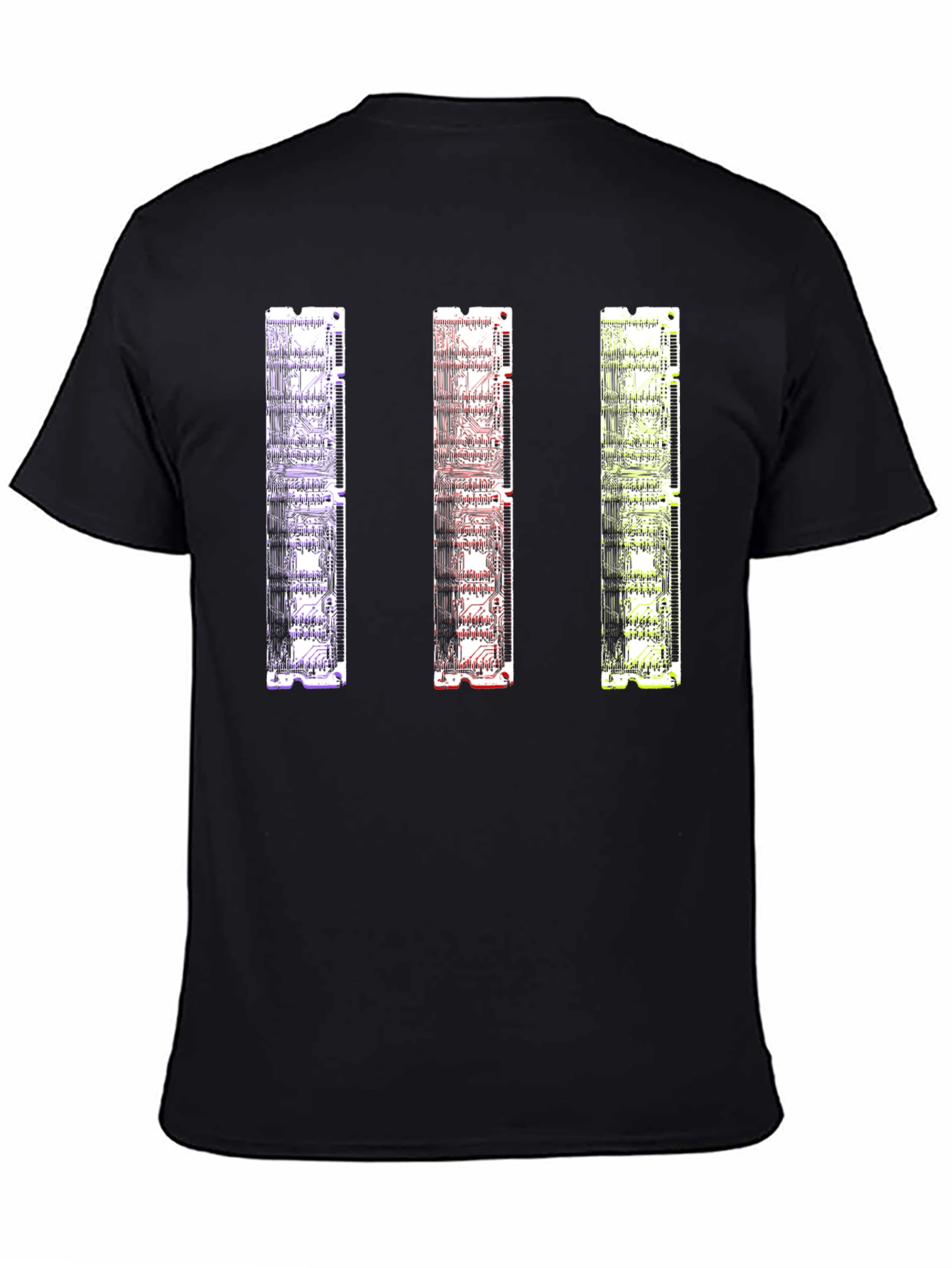 Camiseta Negra con Diseño de Circuitos RAM Abstractos