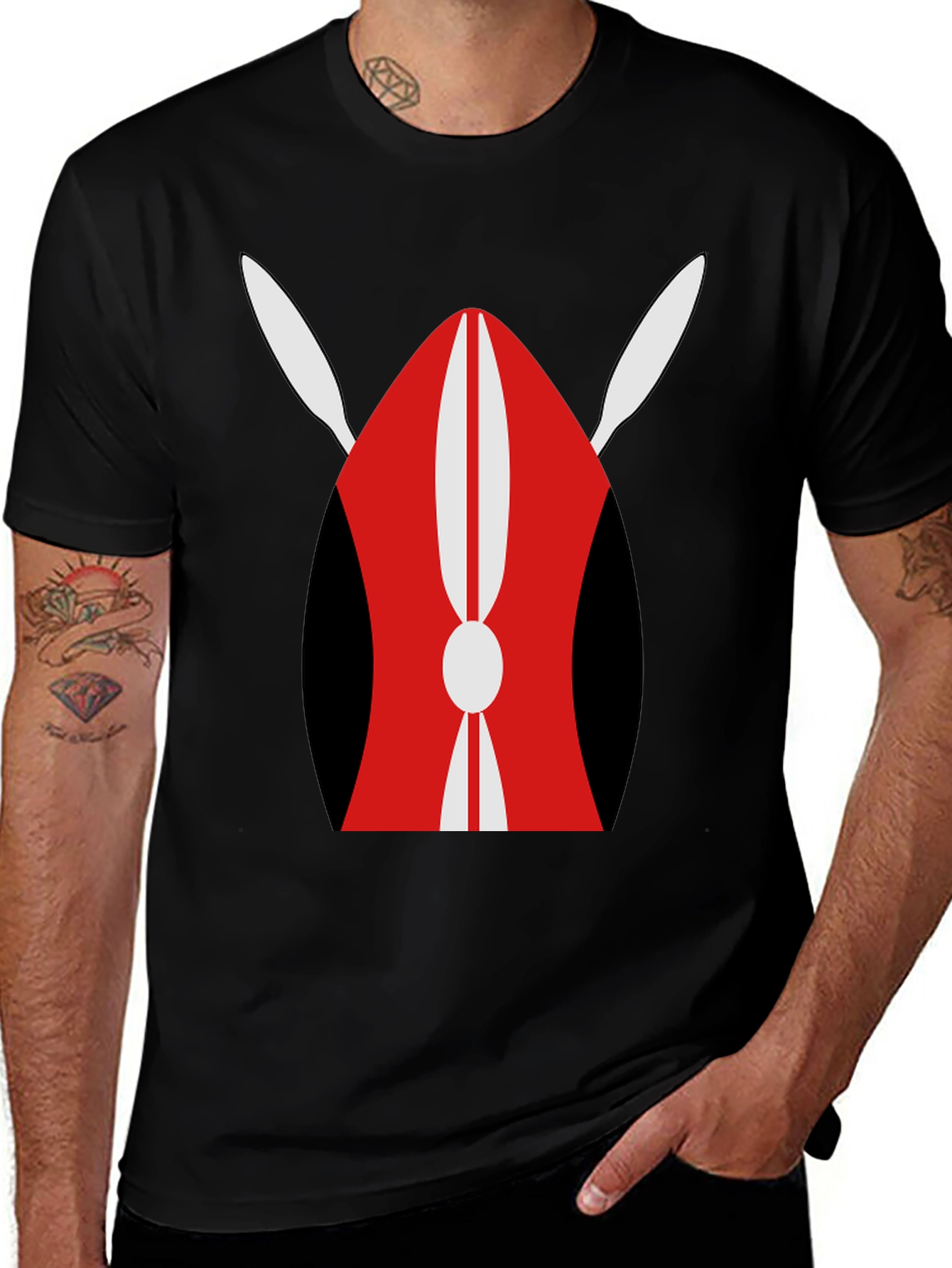 Camiseta Negra con Diseño Tradicional Africano