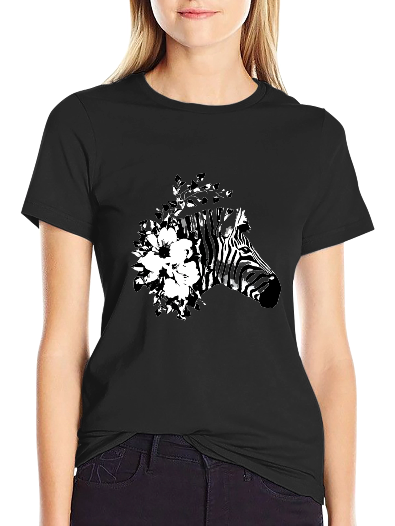 Camiseta Negra con Diseño de Cebra Floral
