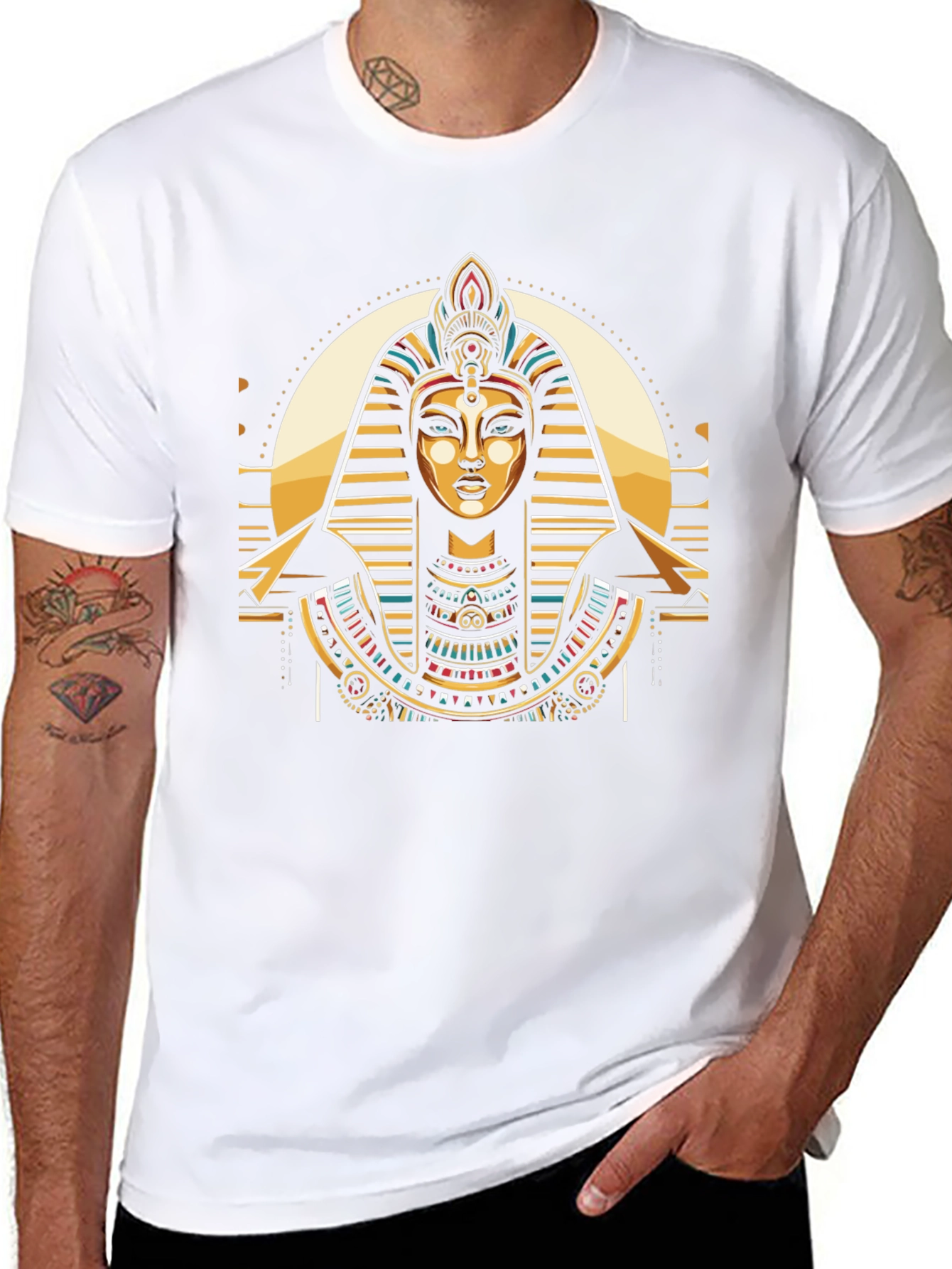 Camiseta Negra con Diseño Egipcio